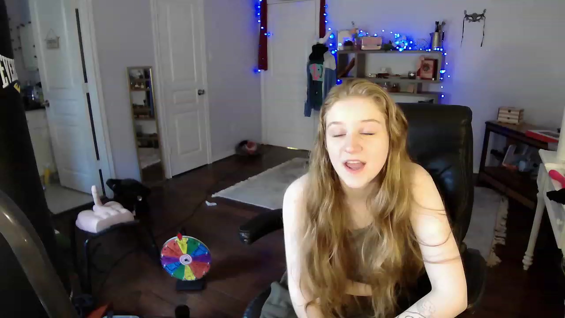 Gallery image thumbnail from Bunnydathug's myfreecams stream on, 04/17/2023, 17:28 image 2 of 20