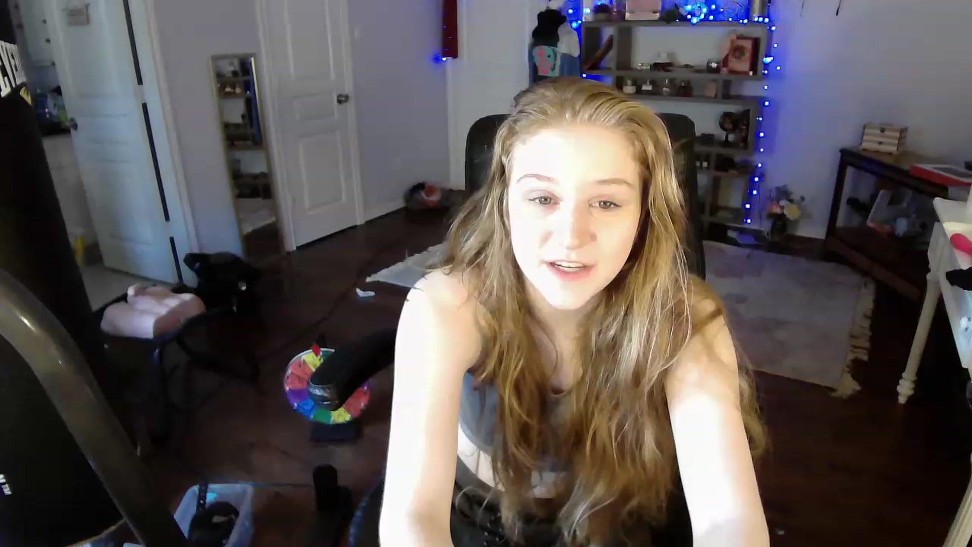 Gallery image thumbnail from Bunnydathug's myfreecams stream on, 04/17/2023, 18:17 image 9 of 20