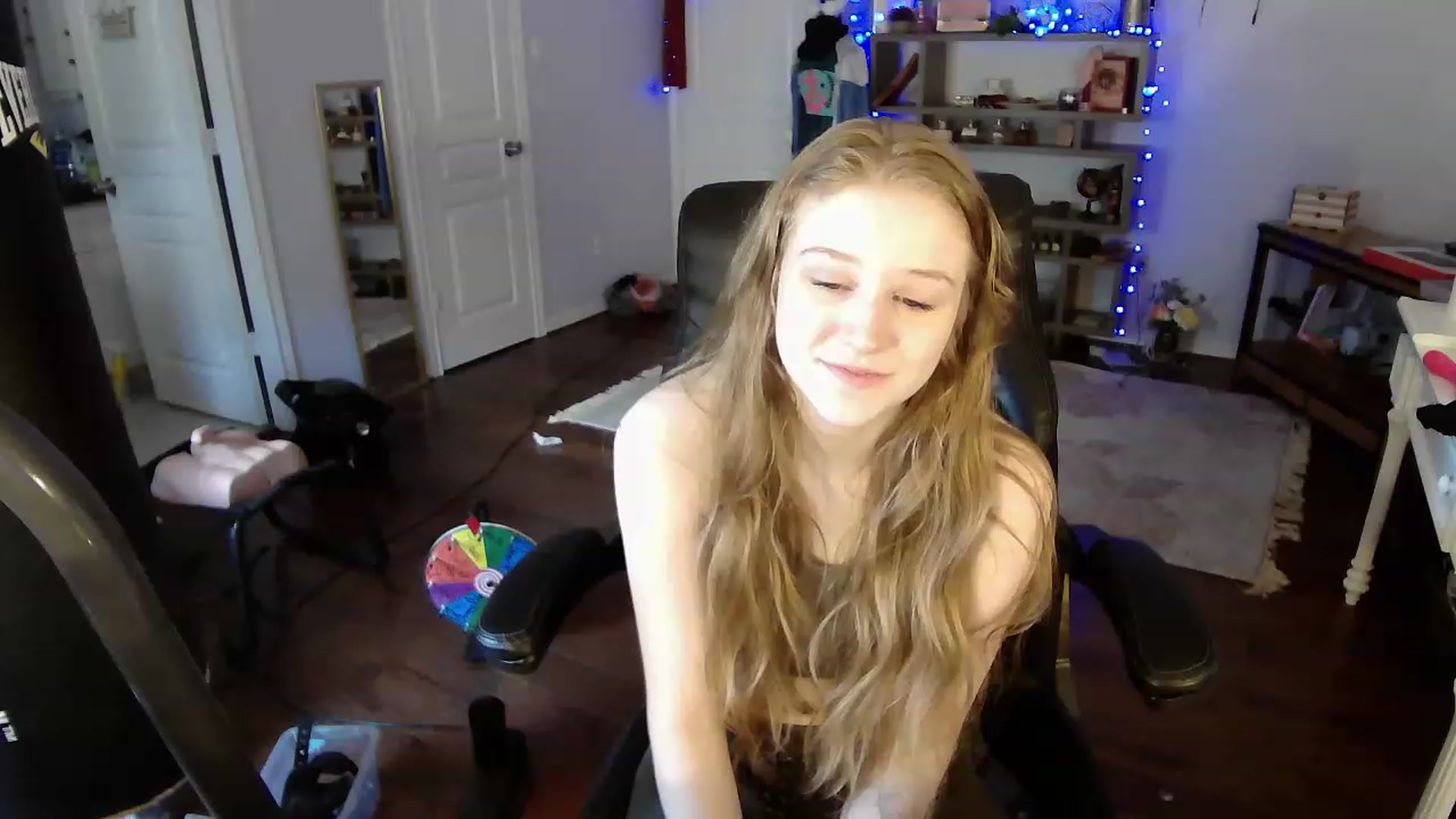 Gallery image thumbnail from Bunnydathug's myfreecams stream on, 04/17/2023, 18:17 image 2 of 20