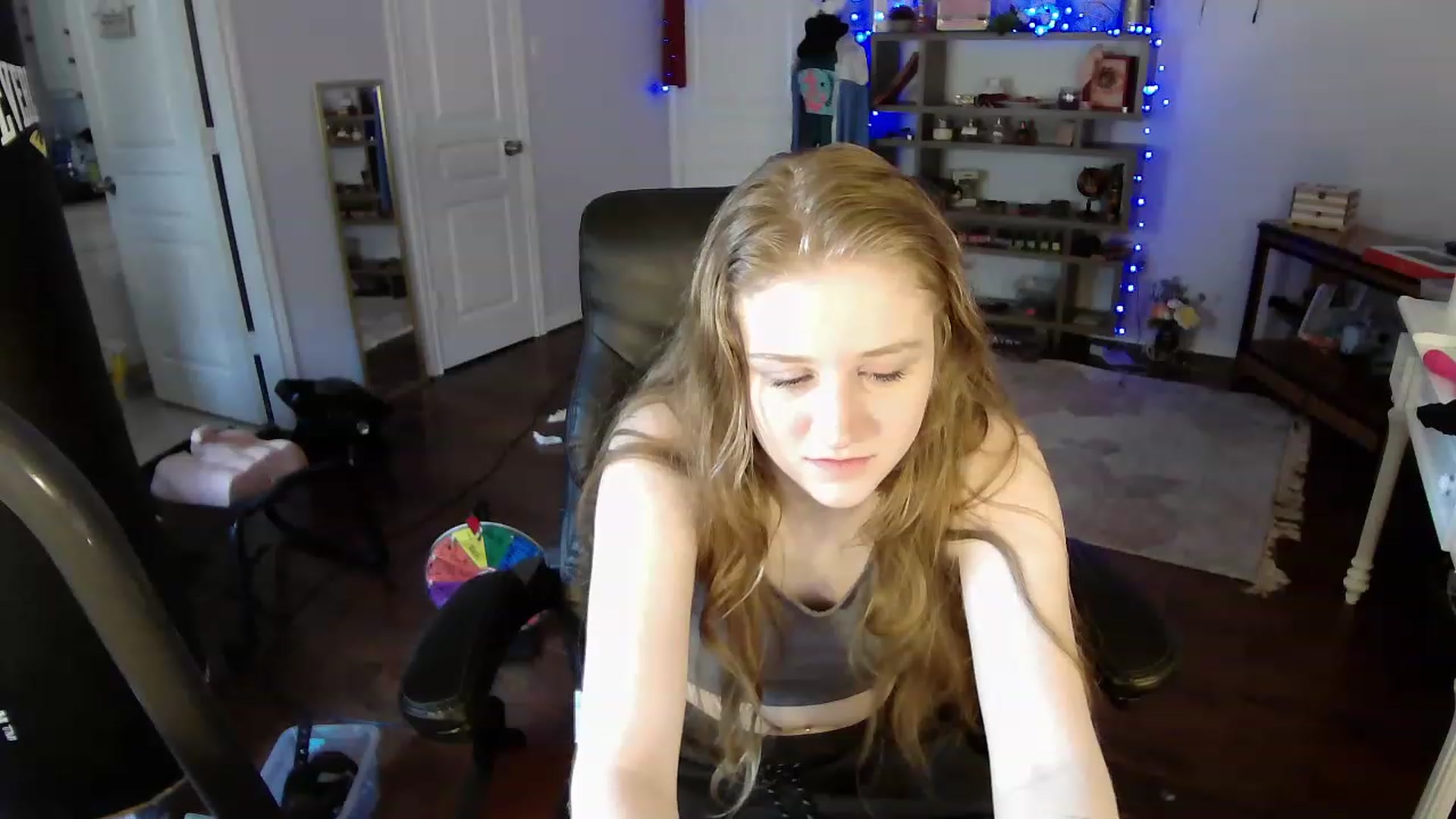 Gallery image thumbnail from Bunnydathug's myfreecams stream on, 04/17/2023, 18:17 image 16 of 20