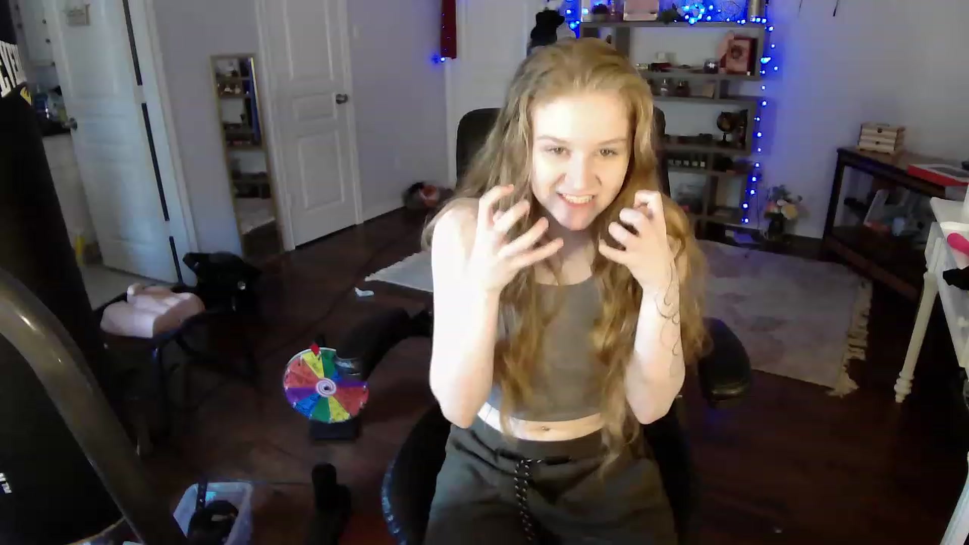 Gallery image thumbnail from Bunnydathug's myfreecams stream on, 04/17/2023, 18:17 image 10 of 20