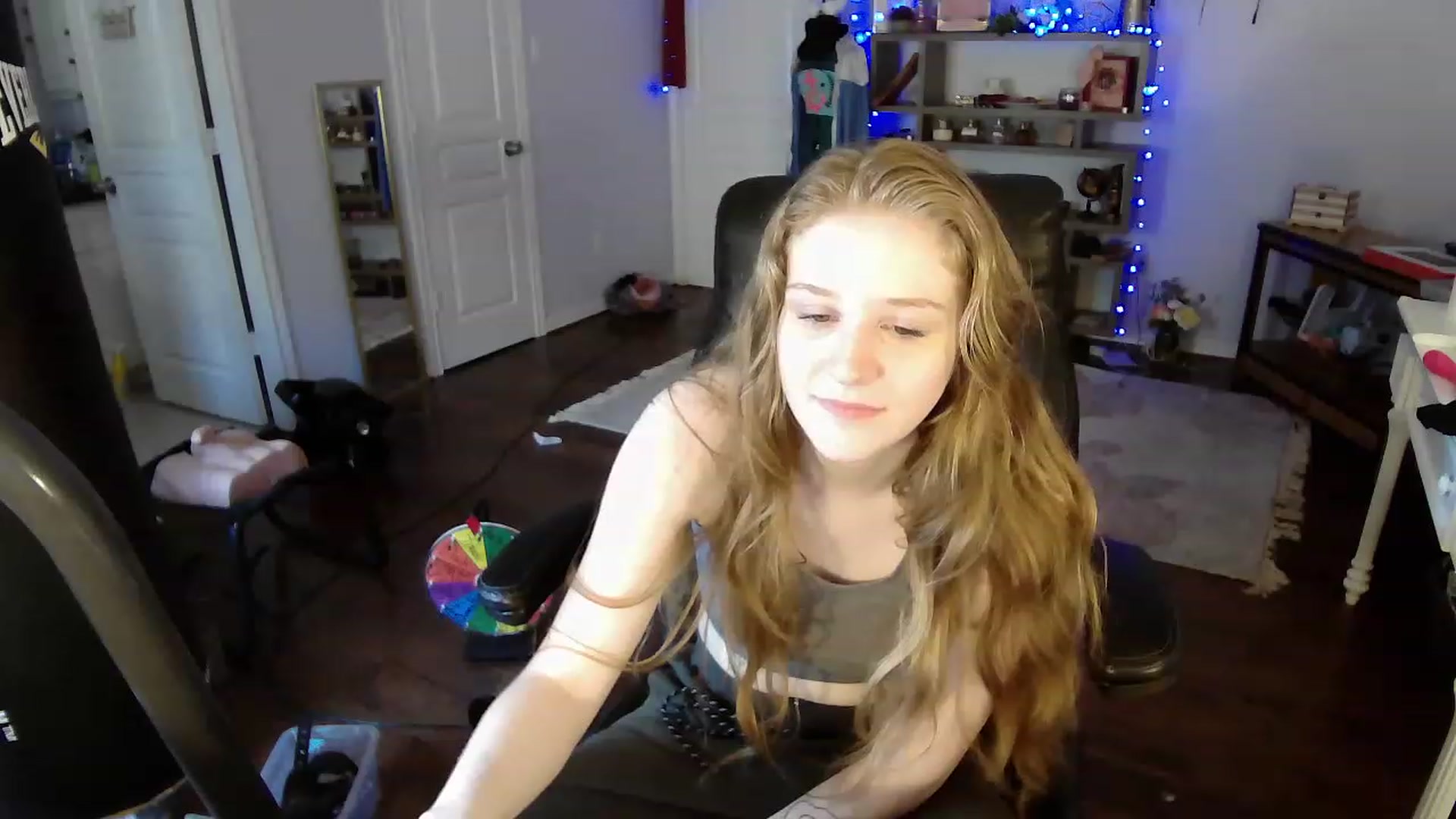 Gallery image thumbnail from Bunnydathug's myfreecams stream on, 04/17/2023, 18:17 image 20 of 20
