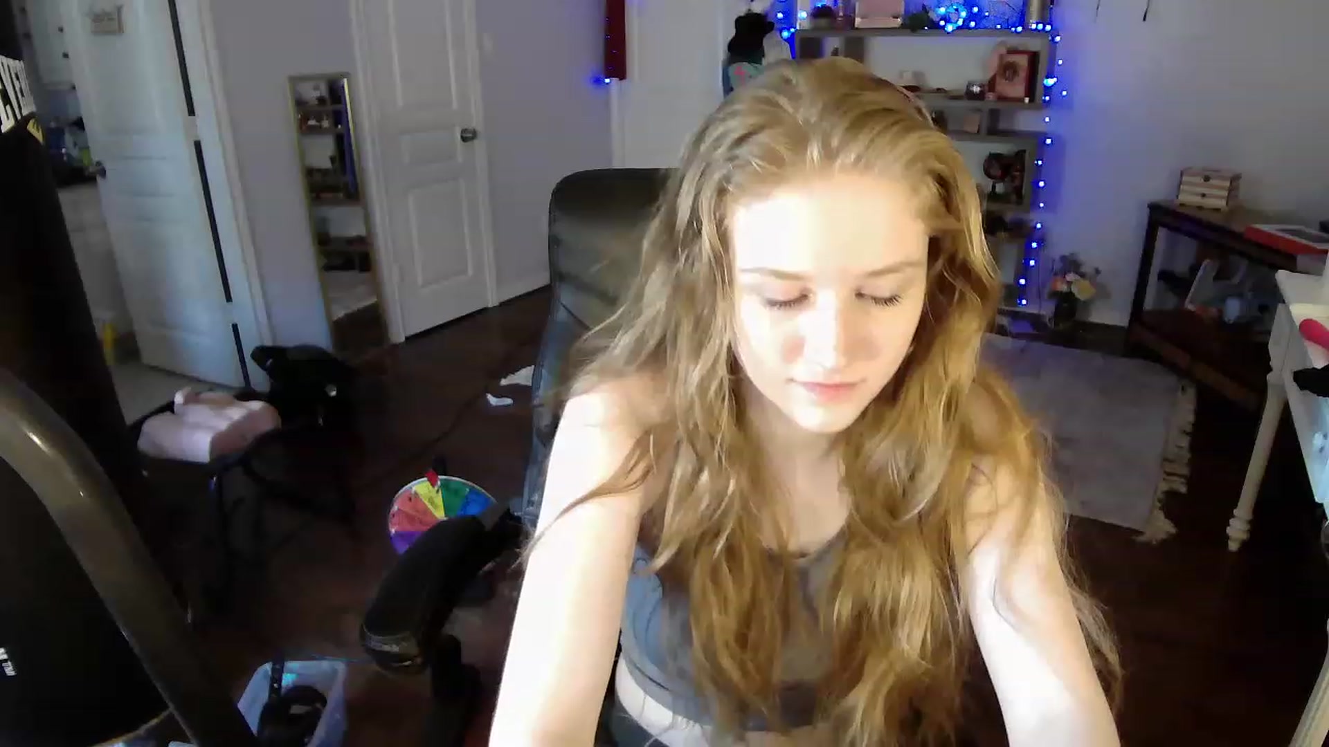 Gallery image thumbnail from Bunnydathug's myfreecams stream on, 04/17/2023, 18:17 image 11 of 20