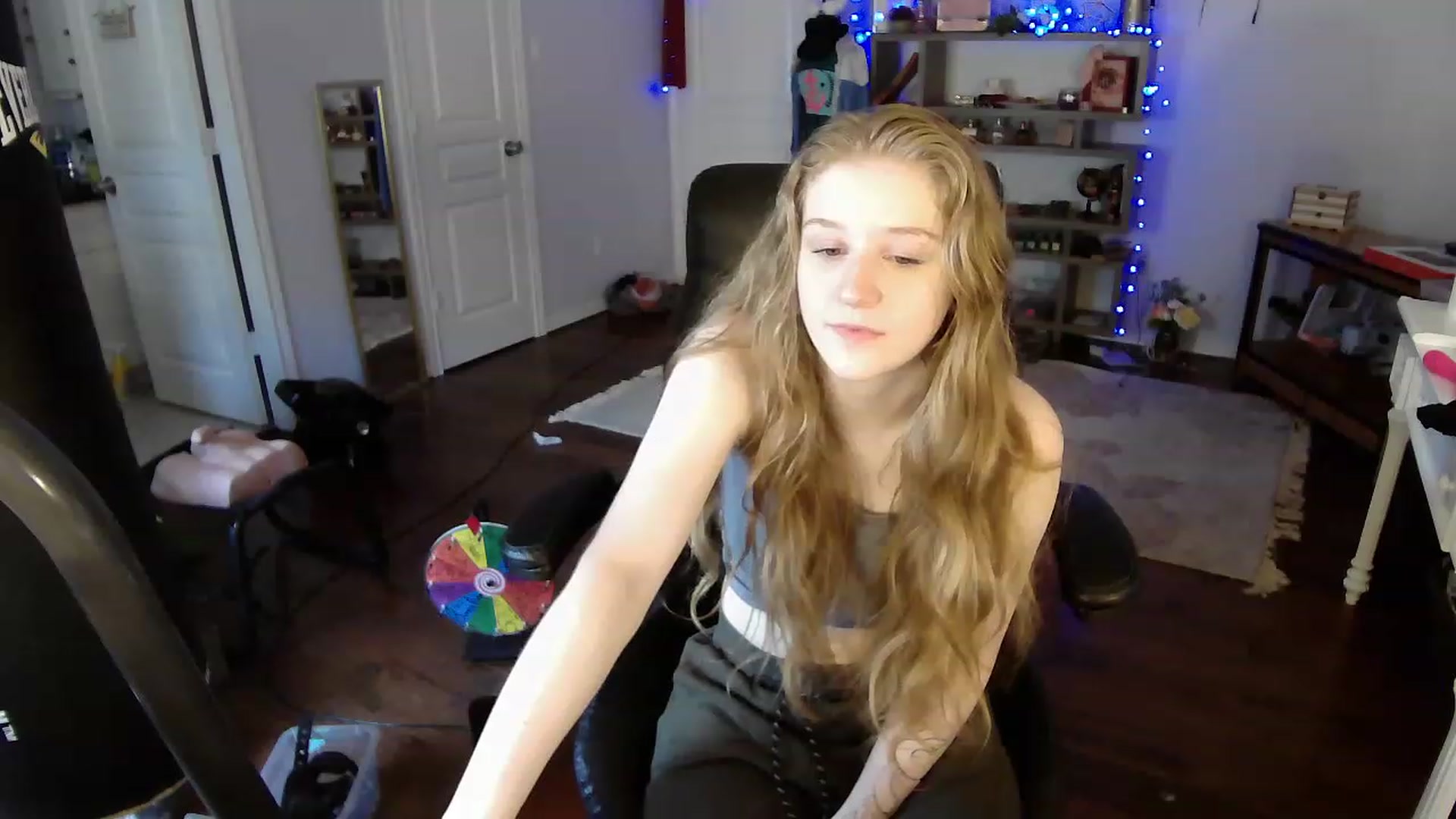 Gallery image thumbnail from Bunnydathug's myfreecams stream on, 04/17/2023, 18:17 image 12 of 20