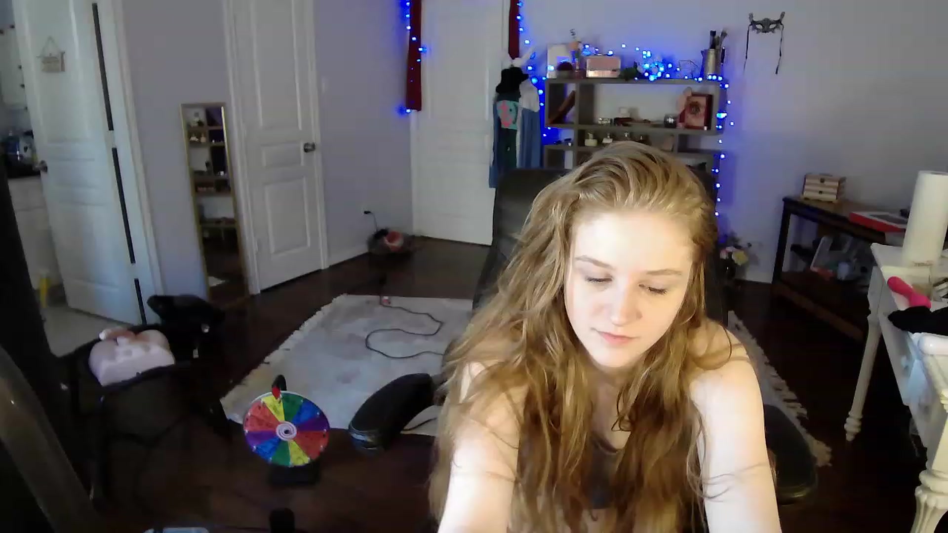 Gallery image thumbnail from Bunnydathug's myfreecams stream on, 04/17/2023, 19:23 image 16 of 20