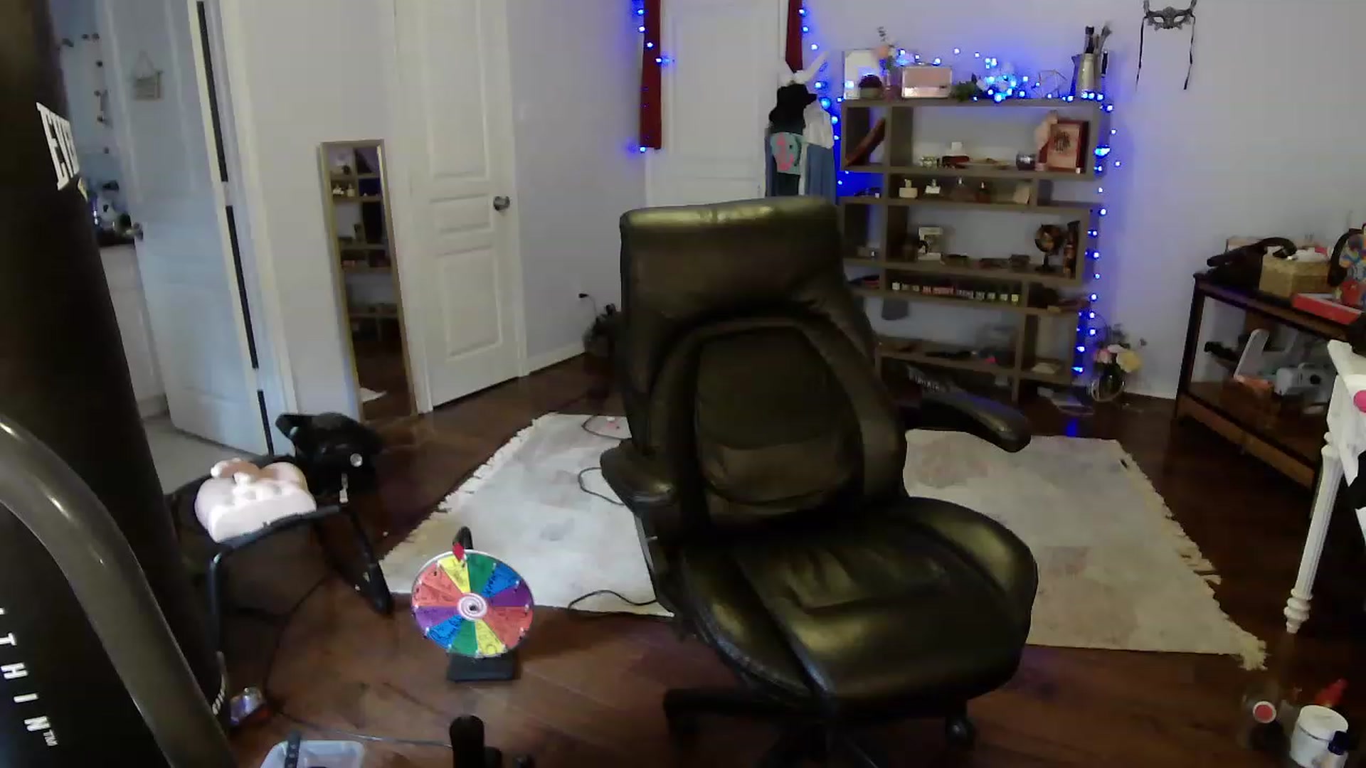 Gallery image thumbnail from Bunnydathug's myfreecams stream on, 04/18/2023, 17:17 image 15 of 20