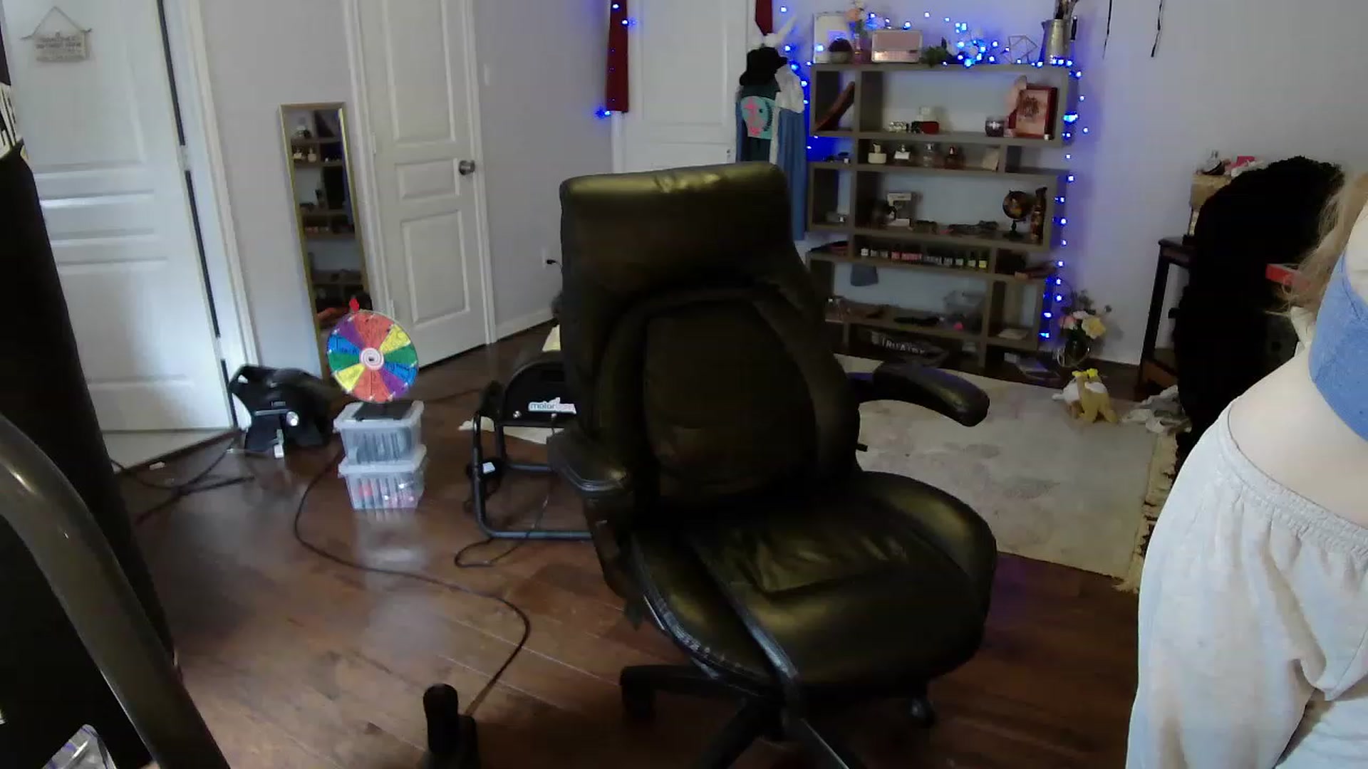 Gallery image thumbnail from Bunnydathug's myfreecams stream on, 04/18/2023, 21:04 image 15 of 20