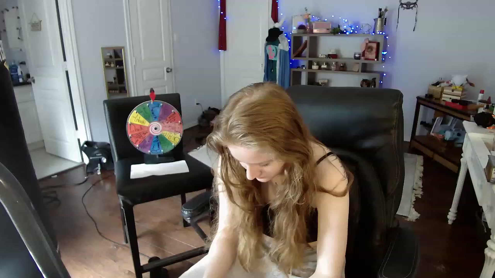Gallery image thumbnail from Bunnydathug's myfreecams stream on, 04/19/2023, 18:22 image 2 of 20