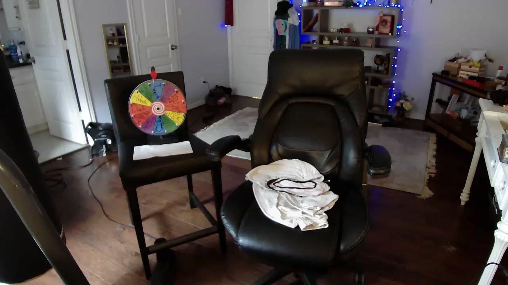 Gallery image thumbnail from Bunnydathug's myfreecams stream on, 04/19/2023, 18:22 image 14 of 20