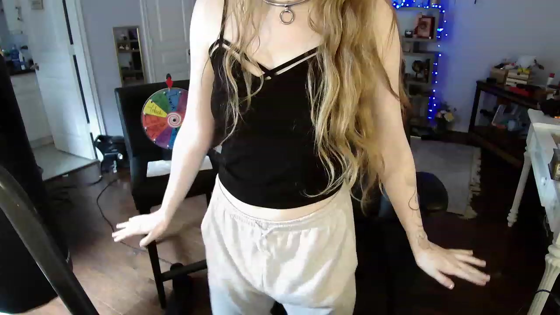Gallery image thumbnail from Bunnydathug's myfreecams stream on, 04/19/2023, 18:22 image 11 of 20