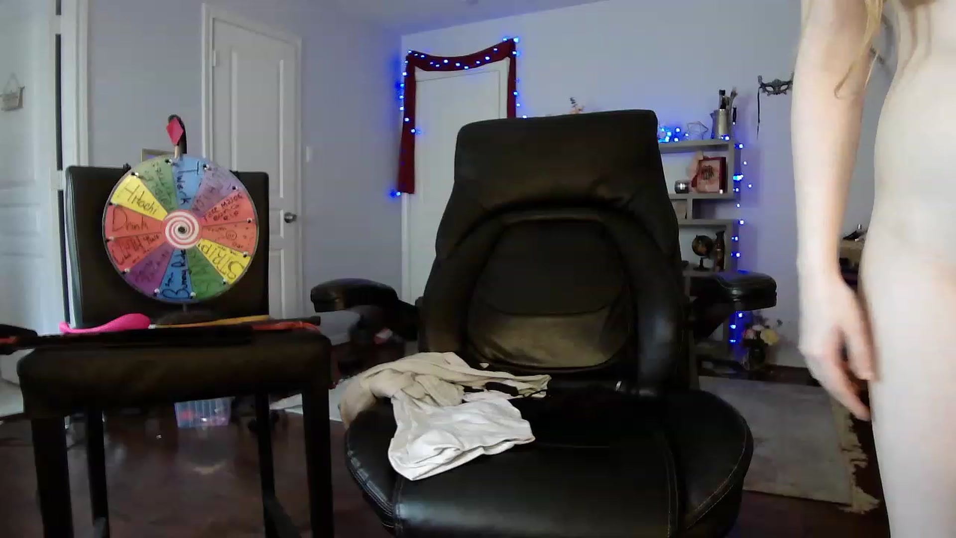 Gallery image thumbnail from Bunnydathug's myfreecams stream on, 04/19/2023, 19:59 image 4 of 20