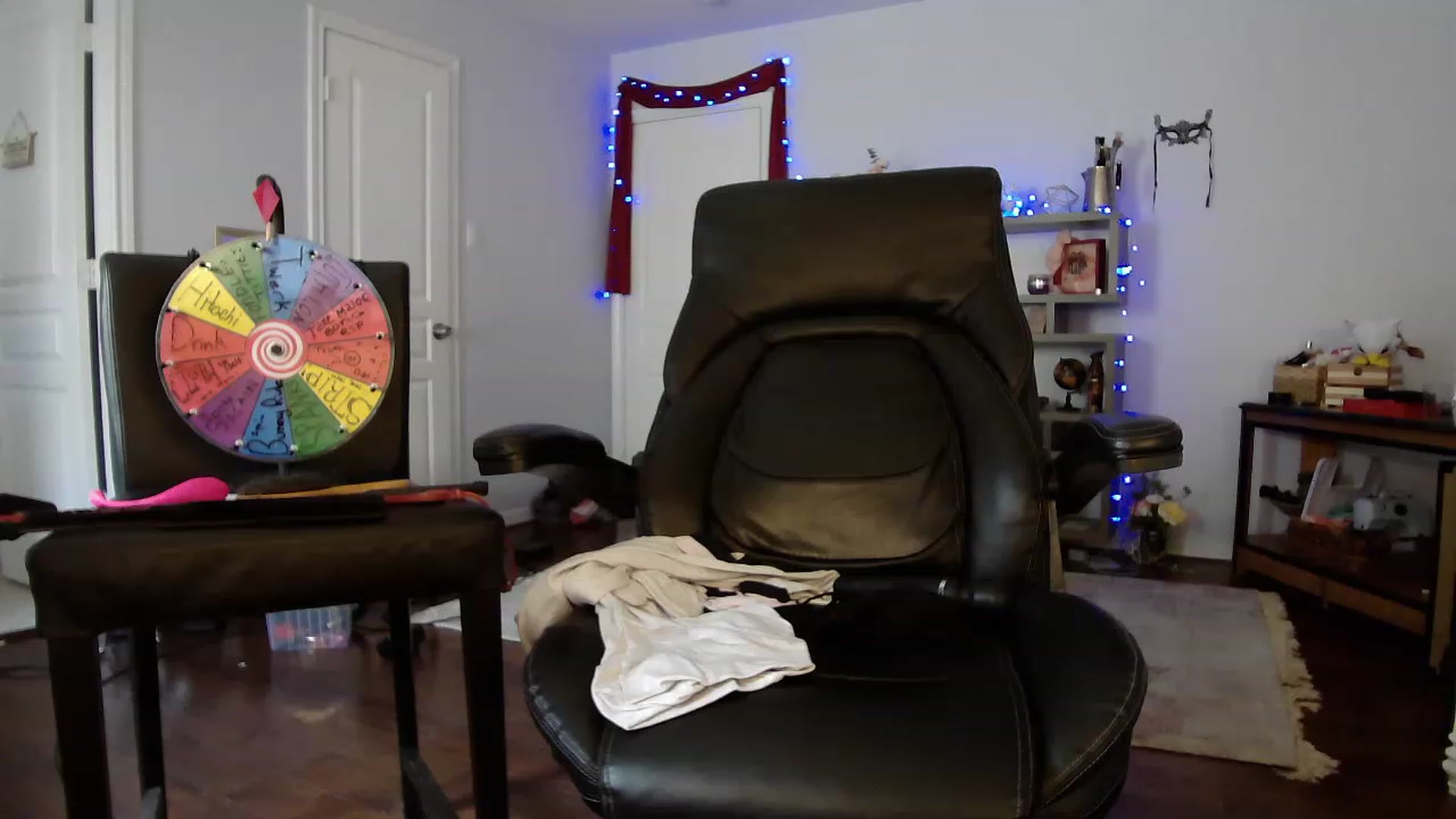 Gallery image thumbnail from Bunnydathug's myfreecams stream on, 04/19/2023, 19:59 image 5 of 20