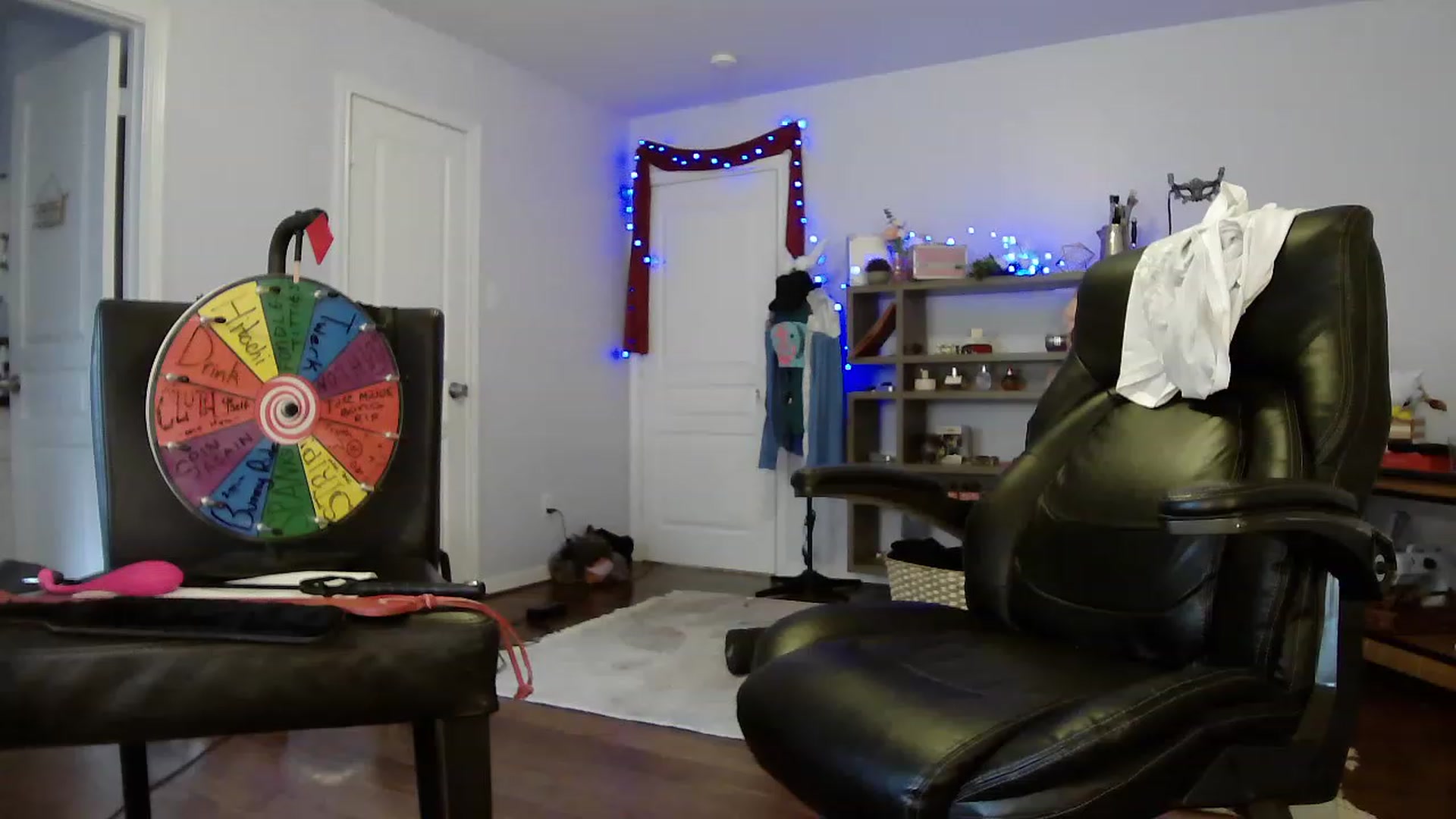 Gallery image thumbnail from Bunnydathug's myfreecams stream on, 04/20/2023, 16:32 image 16 of 20