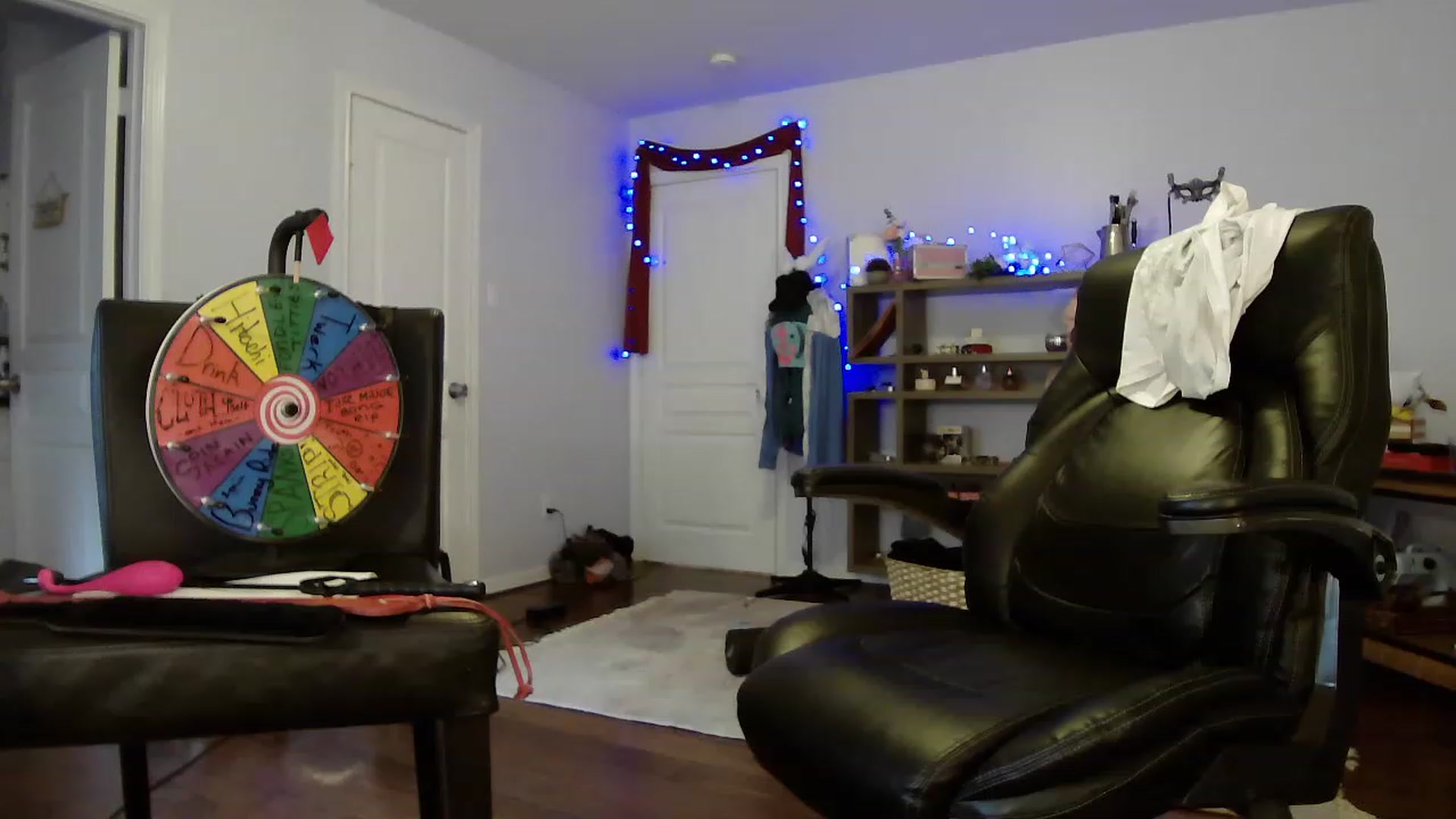 Gallery image thumbnail from Bunnydathug's myfreecams stream on, 04/20/2023, 16:32 image 17 of 20