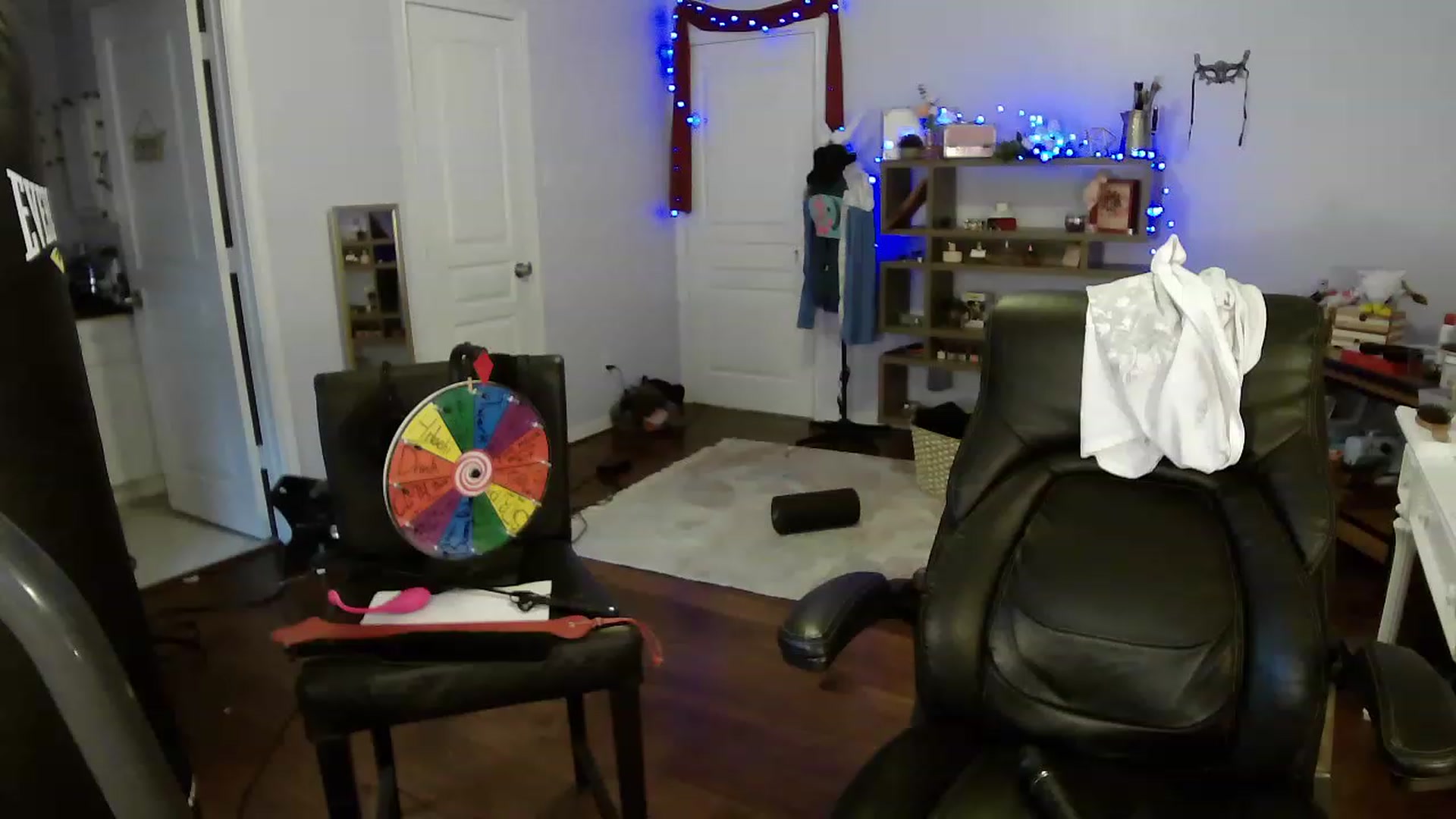 Gallery image thumbnail from Bunnydathug's myfreecams stream on, 04/20/2023, 16:32 image 8 of 20