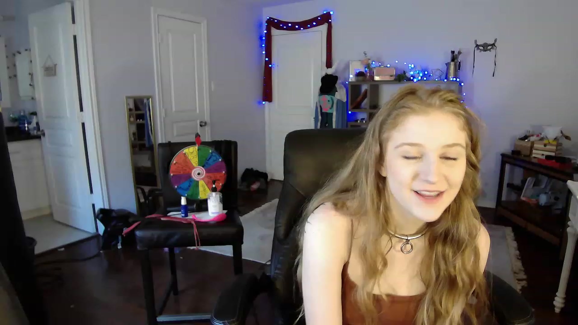 Gallery image thumbnail from Bunnydathug's myfreecams stream on, 04/22/2023, 19:19 image 12 of 20
