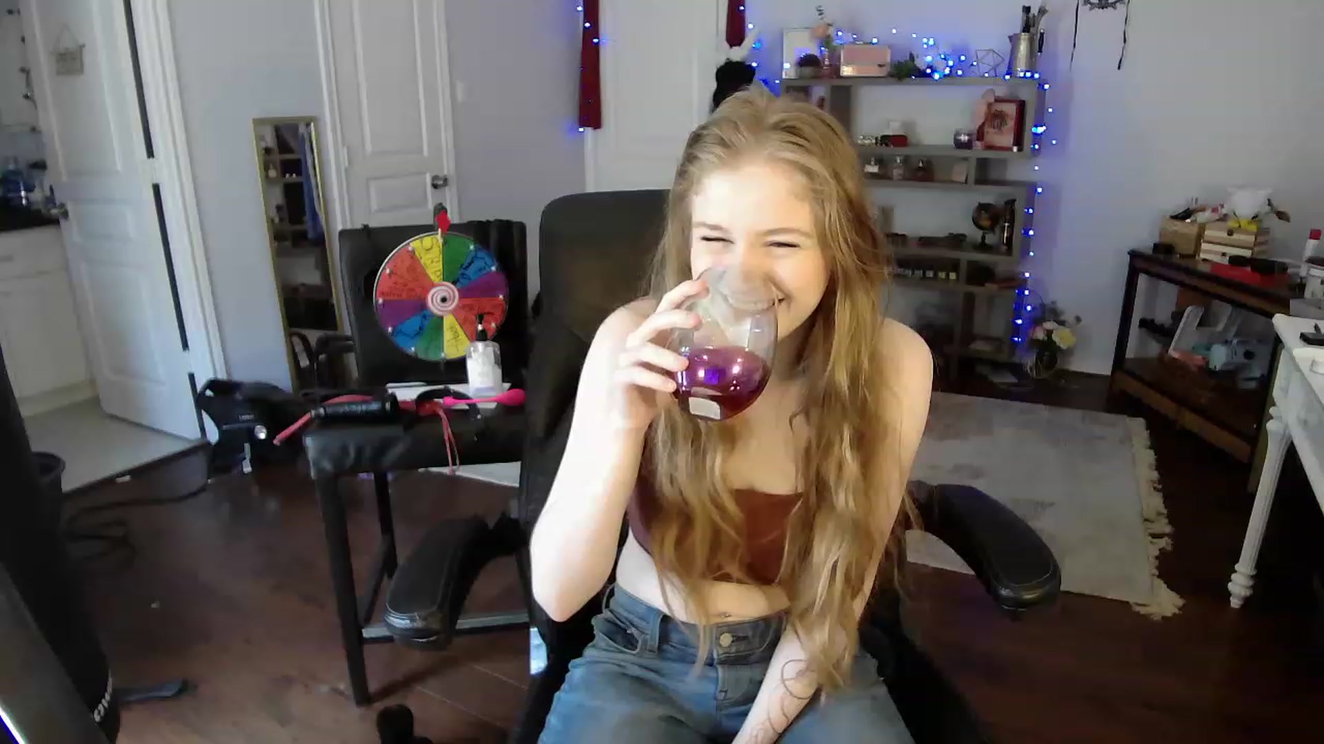 Gallery image thumbnail from Bunnydathug's myfreecams stream on, 04/22/2023, 19:19 image 6 of 20