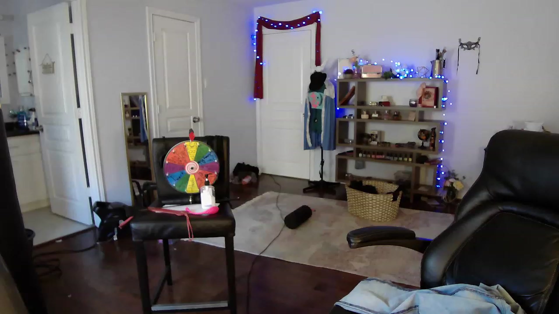 Gallery image thumbnail from Bunnydathug's myfreecams stream on, 04/22/2023, 19:19 image 17 of 20