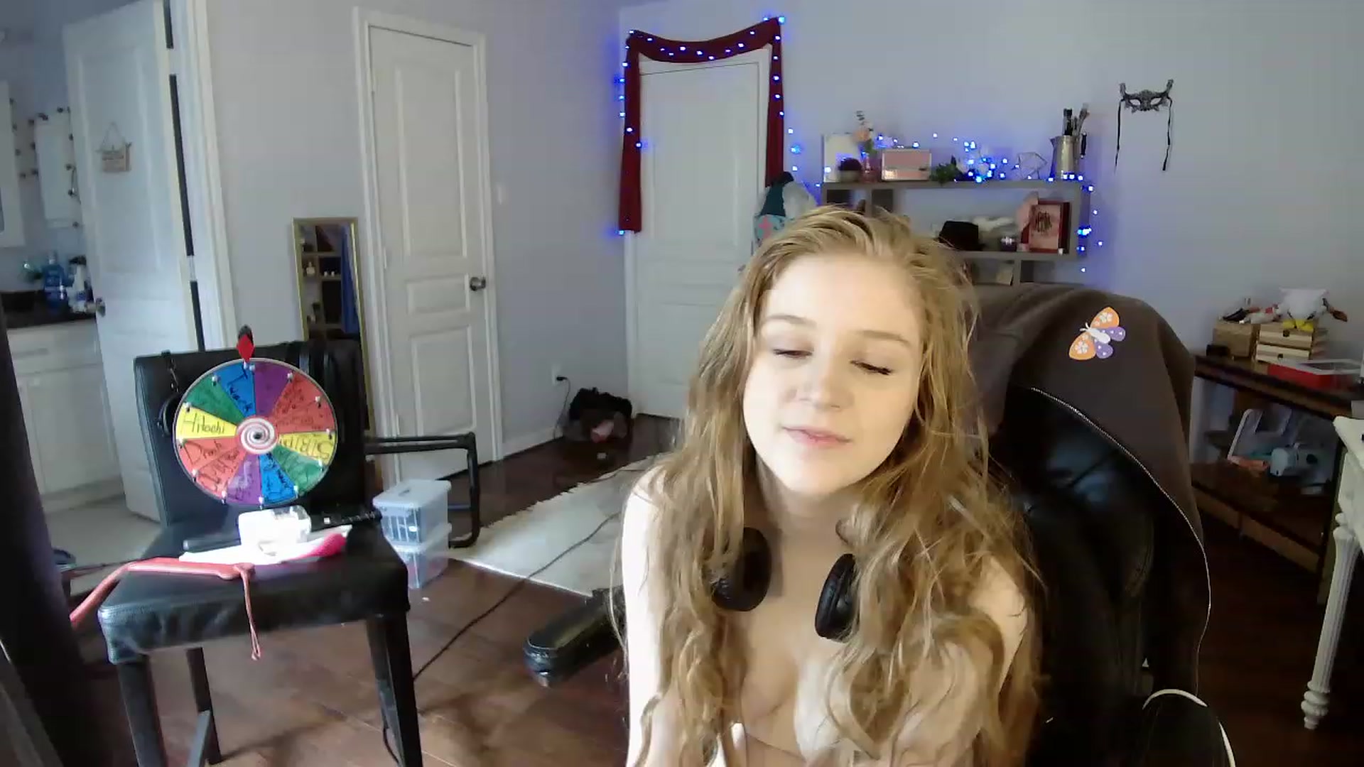 Gallery image thumbnail from Bunnydathug's myfreecams stream on, 04/24/2023, 17:00 image 10 of 20