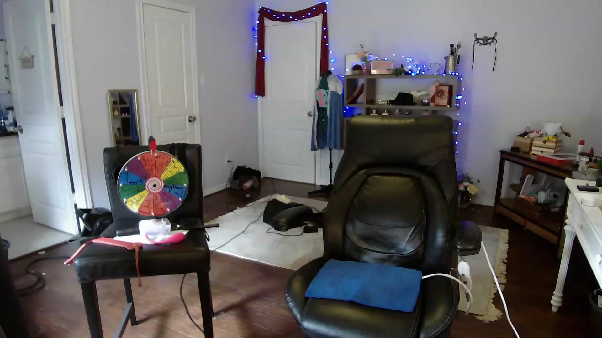 Gallery image thumbnail from Bunnydathug's myfreecams stream on, 04/24/2023, 17:00 image 6 of 20