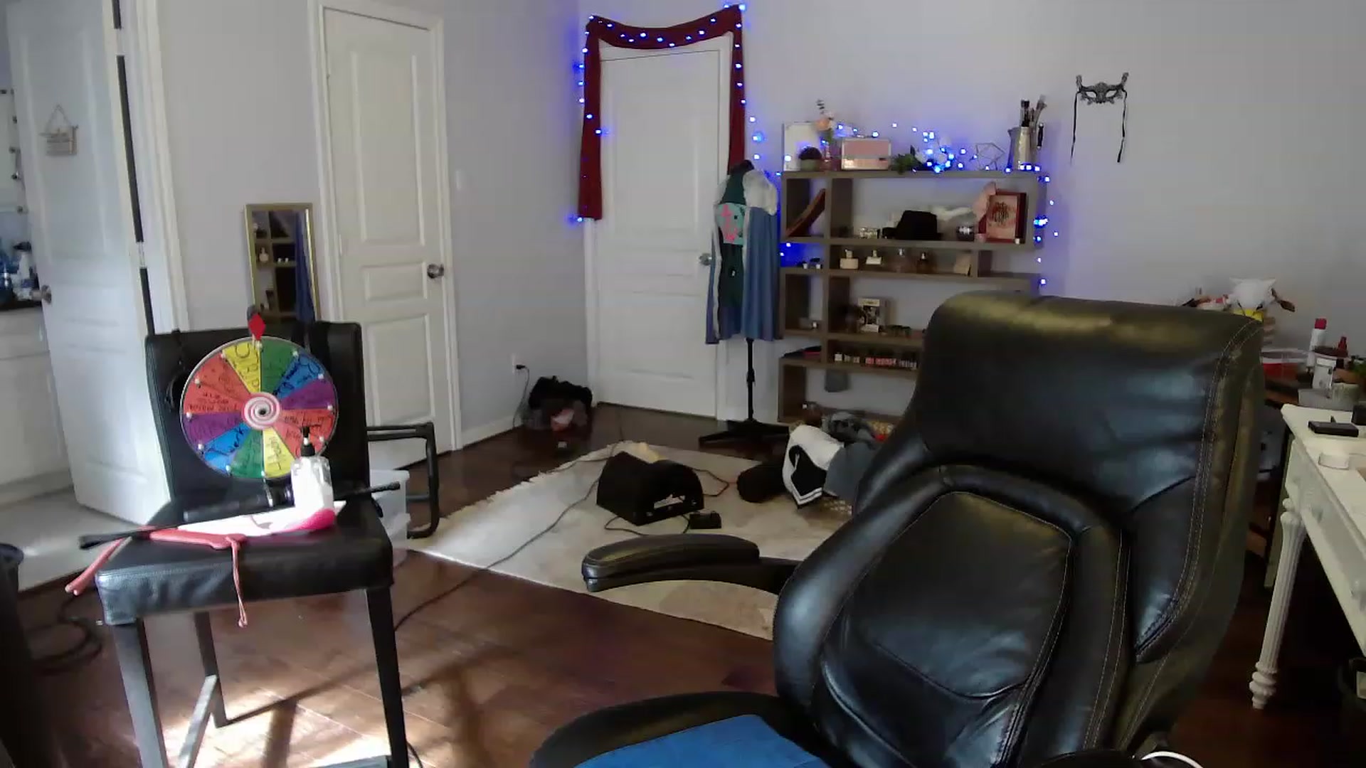 Gallery image thumbnail from Bunnydathug's myfreecams stream on, 04/24/2023, 17:00 image 4 of 20