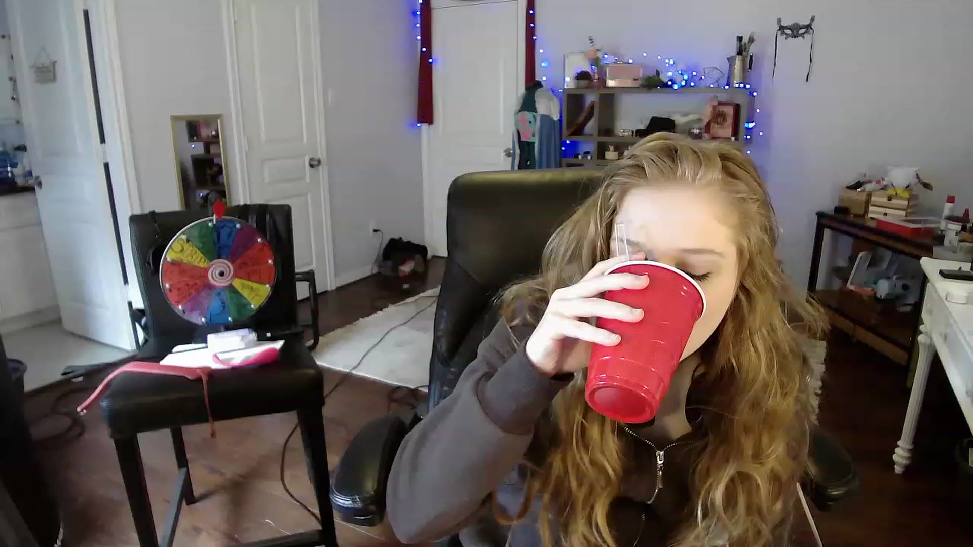 Gallery image thumbnail from Bunnydathug's myfreecams stream on, 04/24/2023, 17:37 image 1 of 20