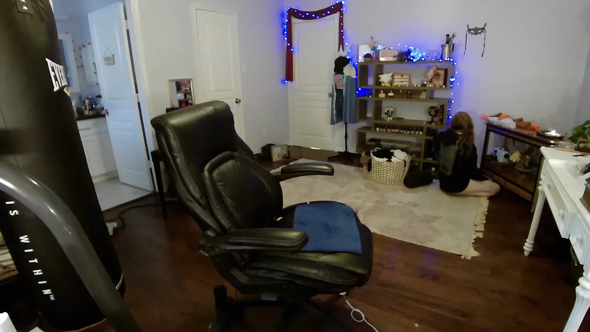 Gallery image thumbnail from Bunnydathug's myfreecams stream on, 04/25/2023, 21:01 image 19 of 20