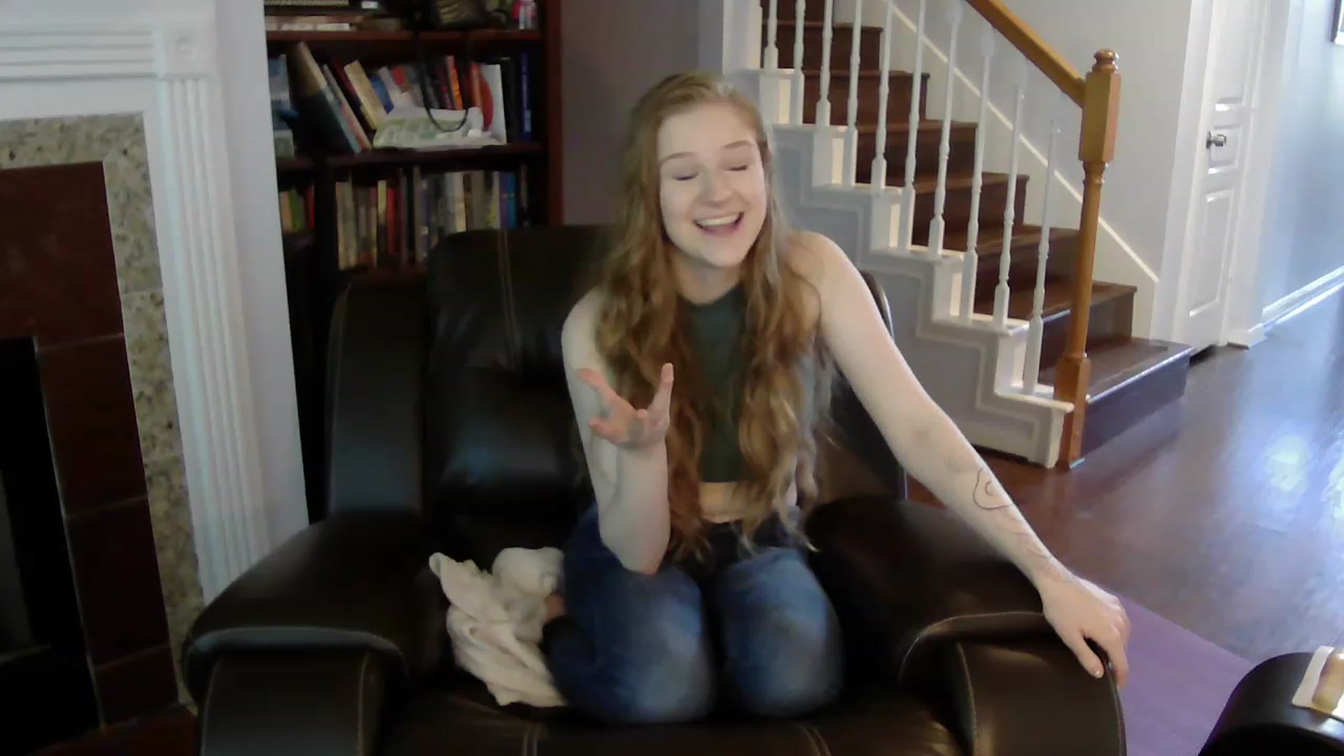 Gallery image thumbnail from Bunnydathug's myfreecams stream on, 04/28/2023, 17:28 image 12 of 20