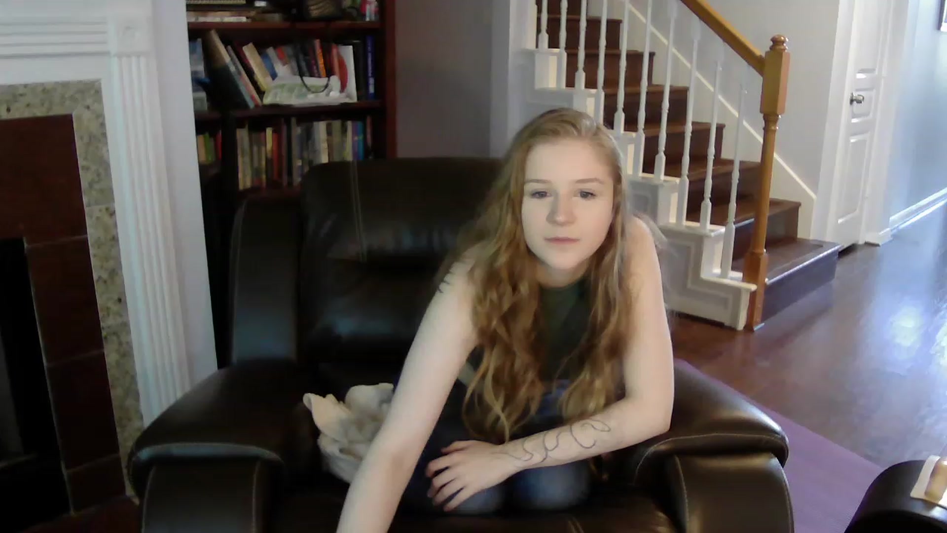 Gallery image thumbnail from Bunnydathug's myfreecams stream on, 04/28/2023, 17:28 image 11 of 20