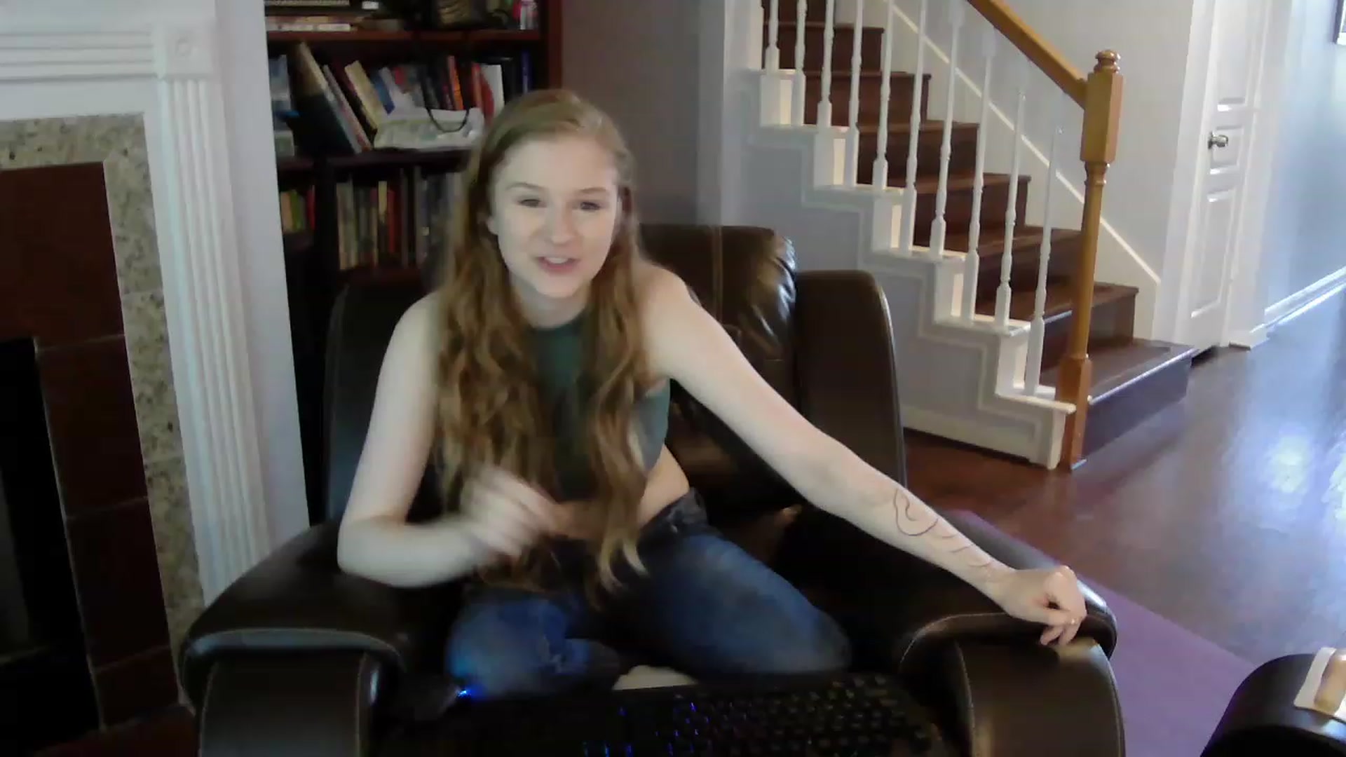Gallery image thumbnail from Bunnydathug's myfreecams stream on, 04/28/2023, 18:11 image 2 of 20