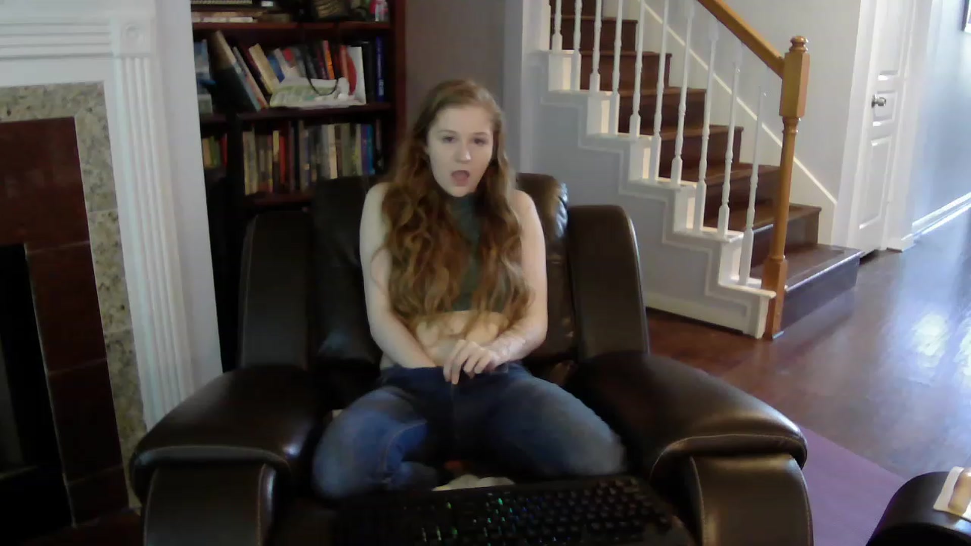 Gallery image thumbnail from Bunnydathug's myfreecams stream on, 04/28/2023, 18:11 image 4 of 20