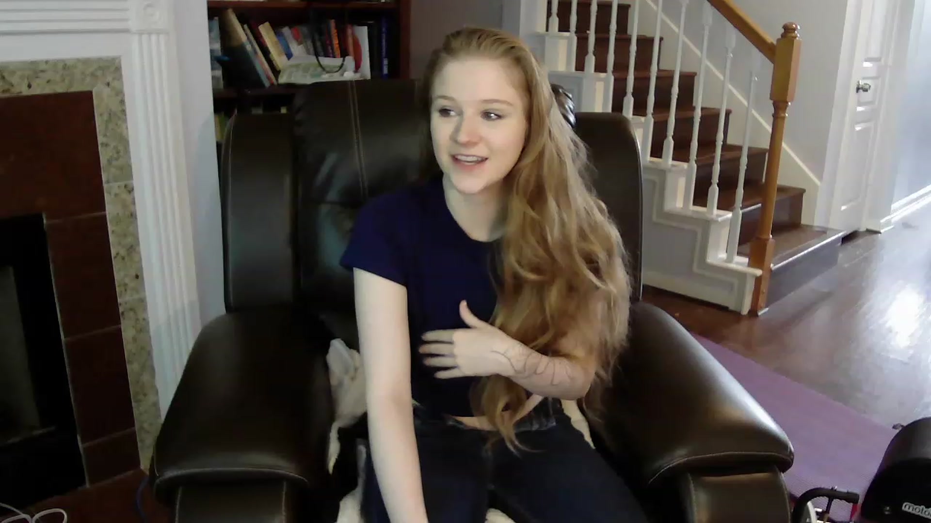Gallery image thumbnail from Bunnydathug's myfreecams stream on, 04/29/2023, 19:49 image 2 of 20