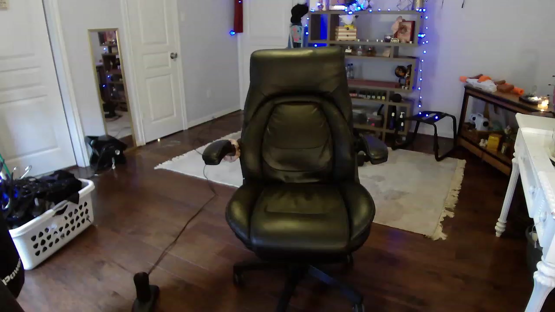 Gallery image thumbnail from Bunnydathug's myfreecams stream on, 05/01/2023, 19:55 image 1 of 20