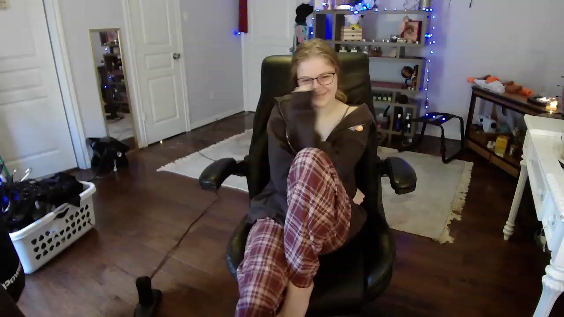 Gallery image thumbnail from Bunnydathug's myfreecams stream on, 05/01/2023, 19:55 image 5 of 20
