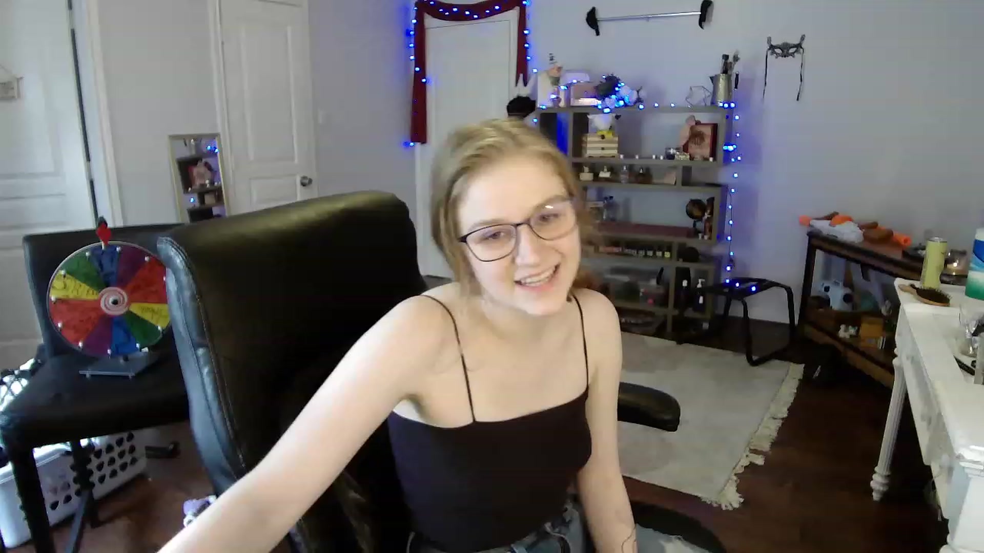Gallery image thumbnail from Bunnydathug's myfreecams stream on, 05/02/2023, 19:31 image 14 of 20