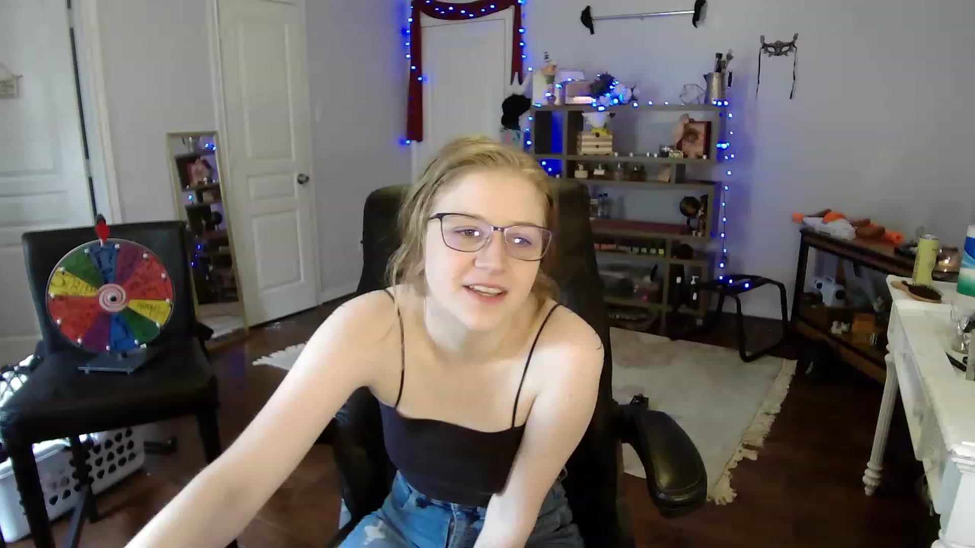 Gallery image thumbnail from Bunnydathug's myfreecams stream on, 05/02/2023, 19:31 image 9 of 20