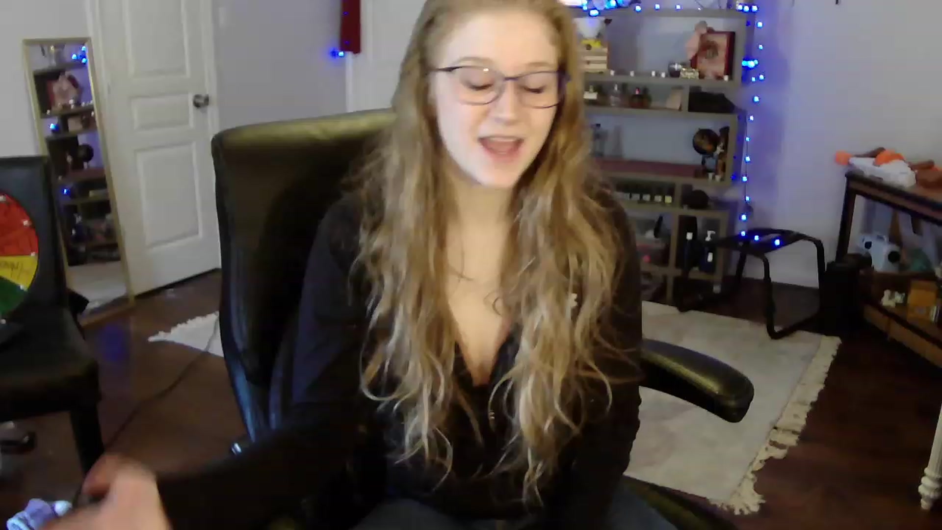 Gallery image thumbnail from Bunnydathug's myfreecams stream on, 05/03/2023, 18:29 image 15 of 20