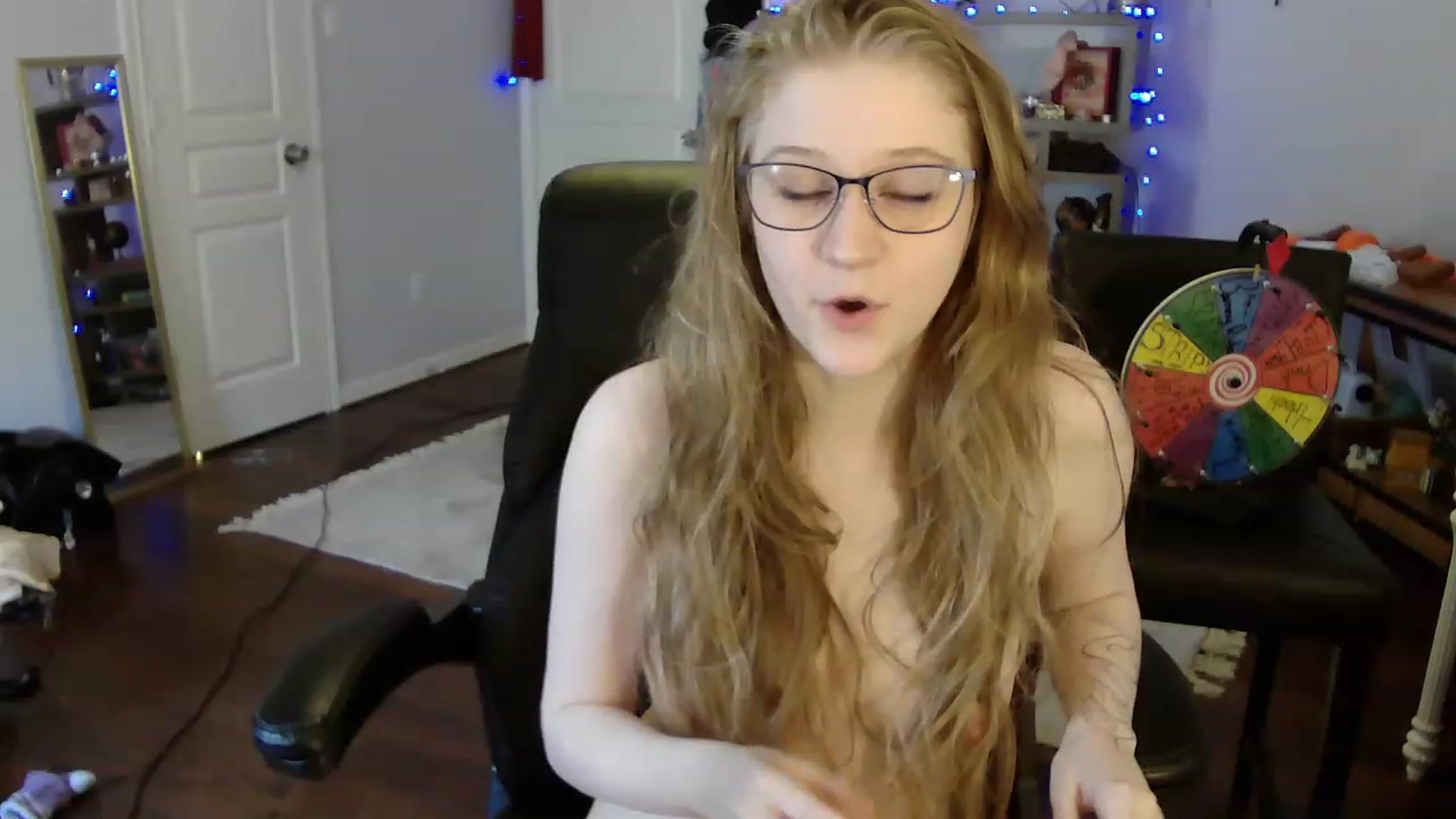 Gallery image thumbnail from Bunnydathug's myfreecams stream on, 05/03/2023, 19:23 image 15 of 20