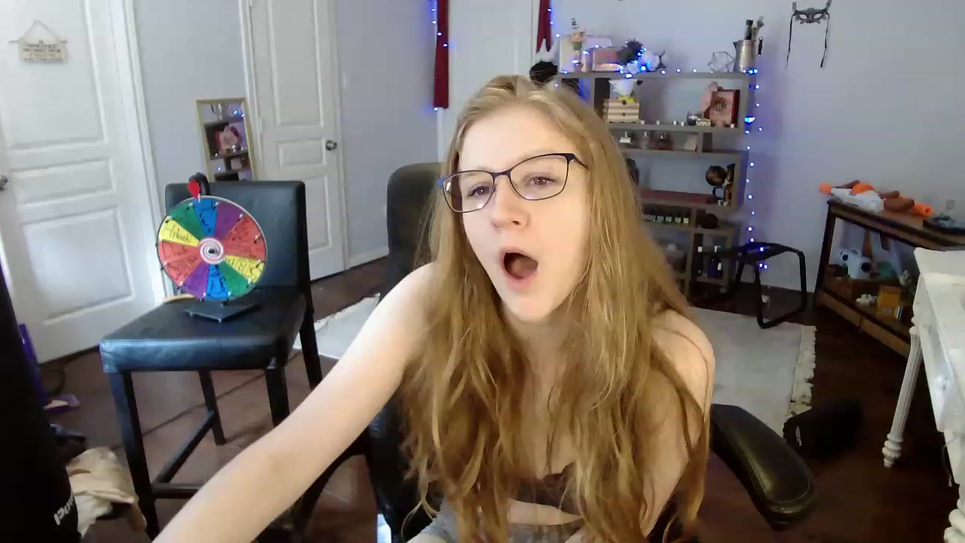 Gallery image thumbnail from Bunnydathug's myfreecams stream on, 05/05/2023, 17:57 image 2 of 20