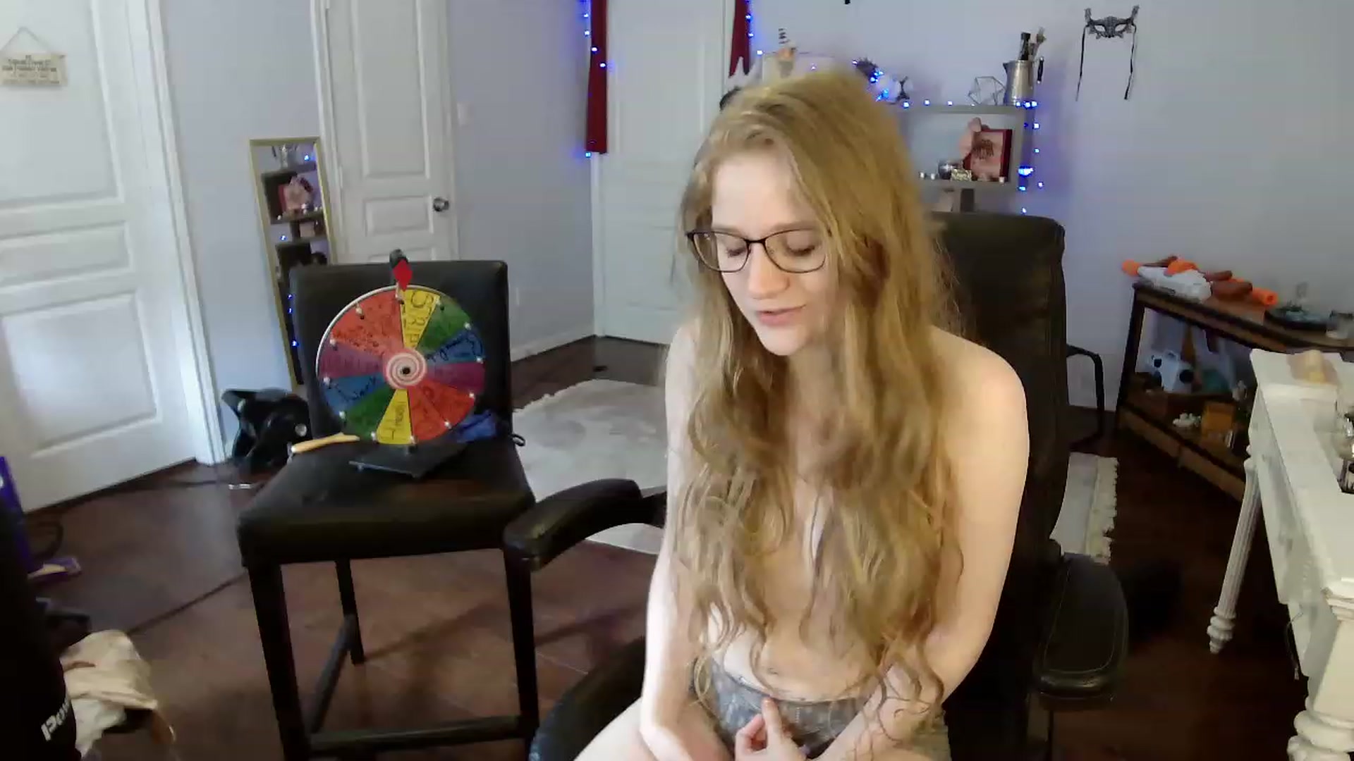 Gallery image thumbnail from Bunnydathug's myfreecams stream on, 05/05/2023, 17:57 image 6 of 20