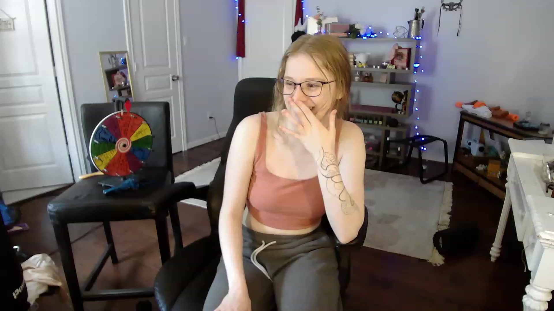 Gallery image thumbnail from Bunnydathug's myfreecams stream on, 05/06/2023, 19:54 image 16 of 20