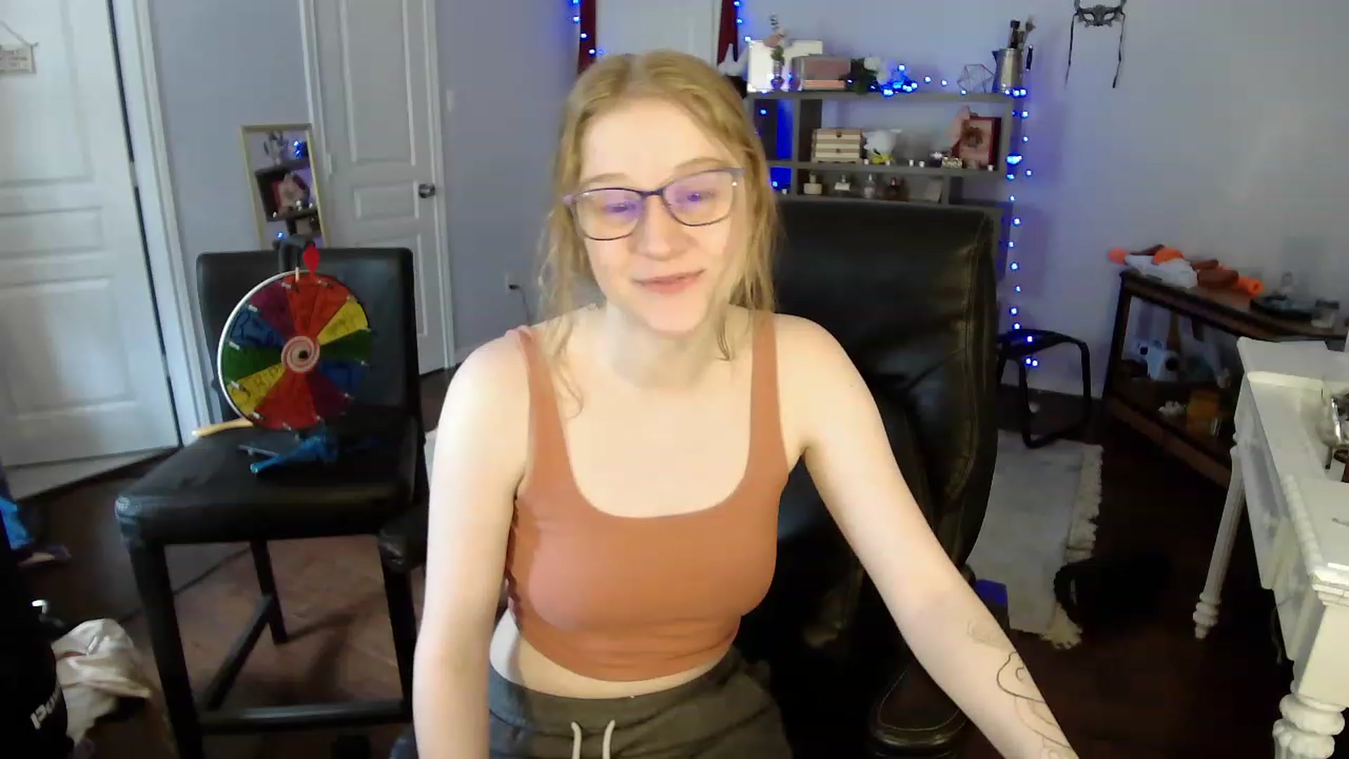 Gallery image thumbnail from Bunnydathug's myfreecams stream on, 05/06/2023, 19:54 image 4 of 20