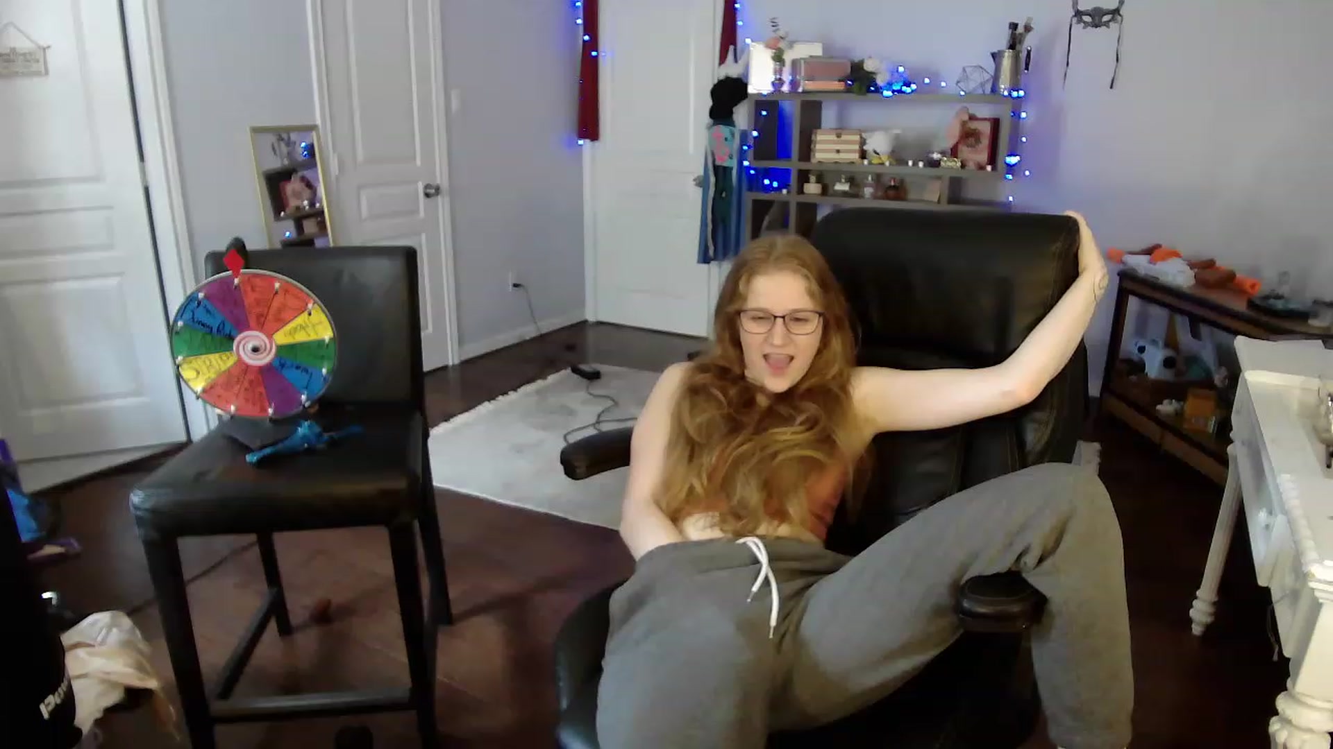 Gallery image thumbnail from Bunnydathug's myfreecams stream on, 05/06/2023, 21:33 image 4 of 20