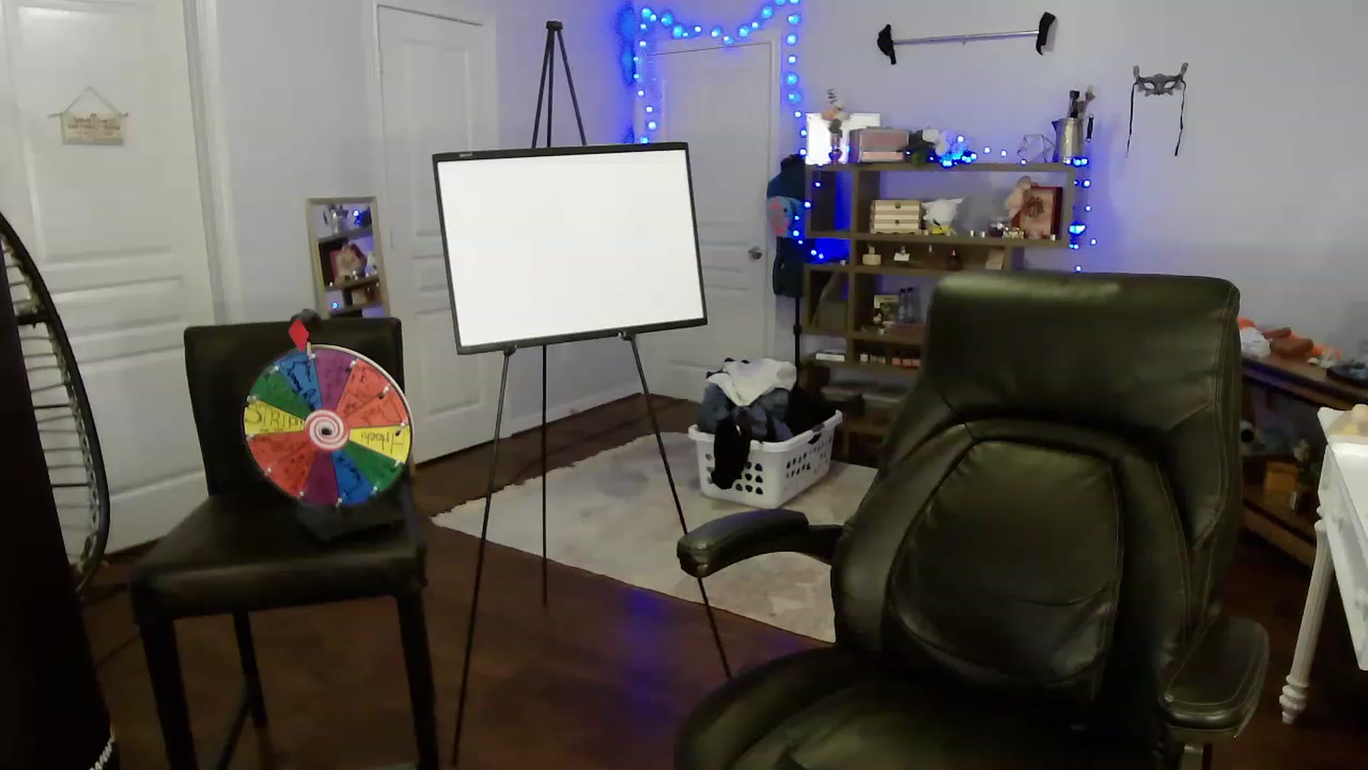 Gallery image thumbnail from Bunnydathug's myfreecams stream on, 05/09/2023, 18:58 image 4 of 20