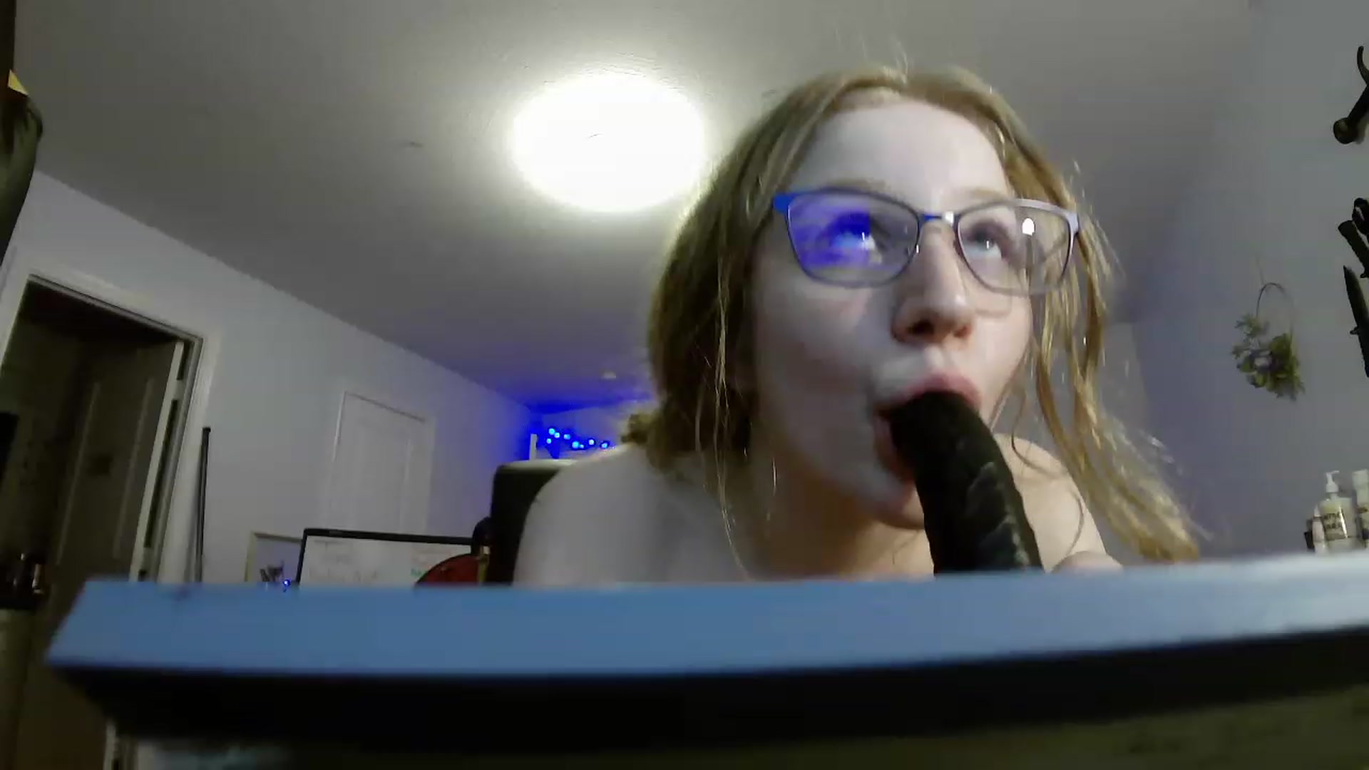 Gallery image thumbnail from Bunnydathug's myfreecams stream on, 05/12/2023, 02:25 image 10 of 20
