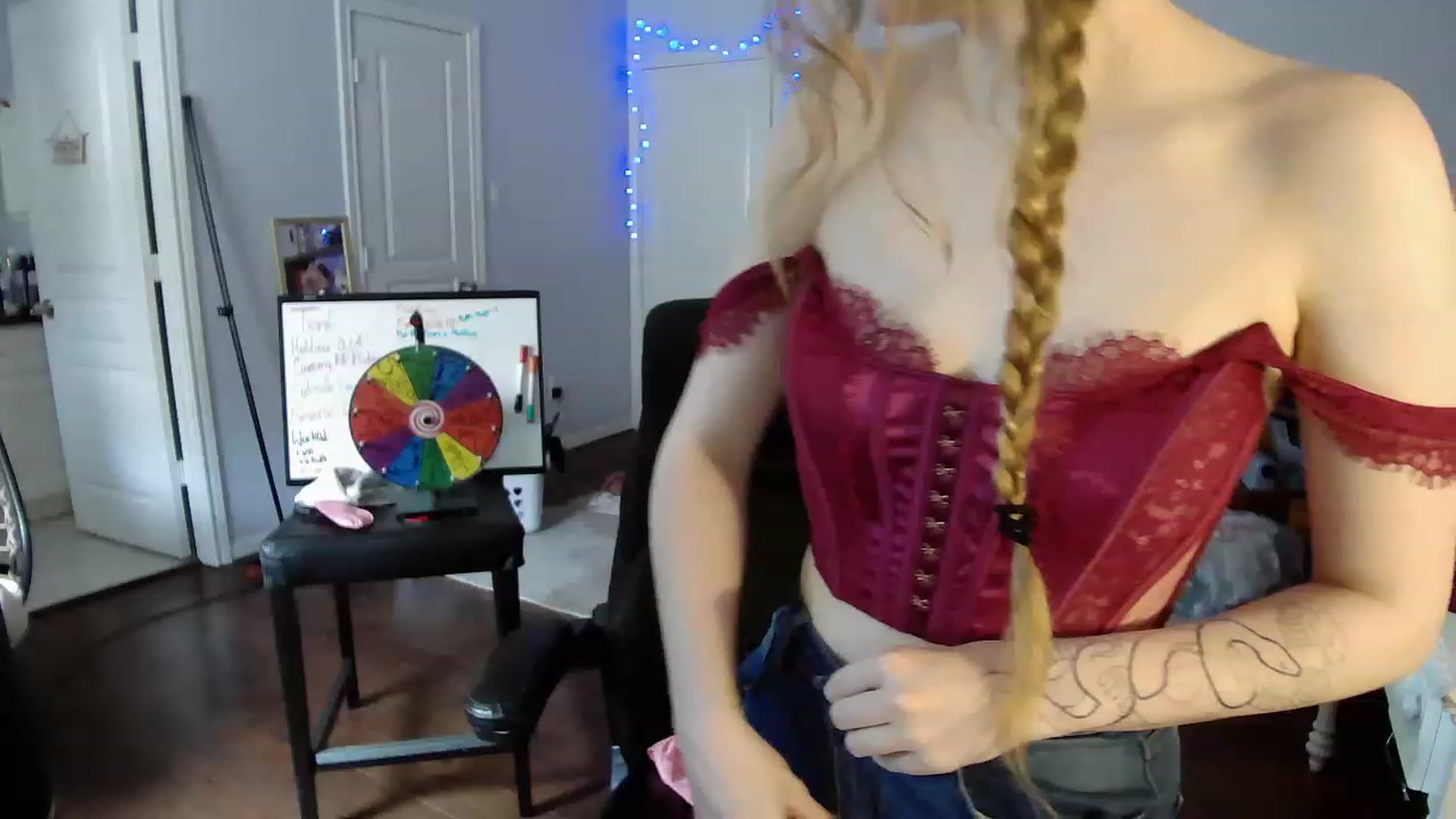 Gallery image thumbnail from Bunnydathug's myfreecams stream on, 05/12/2023, 18:16 image 3 of 20
