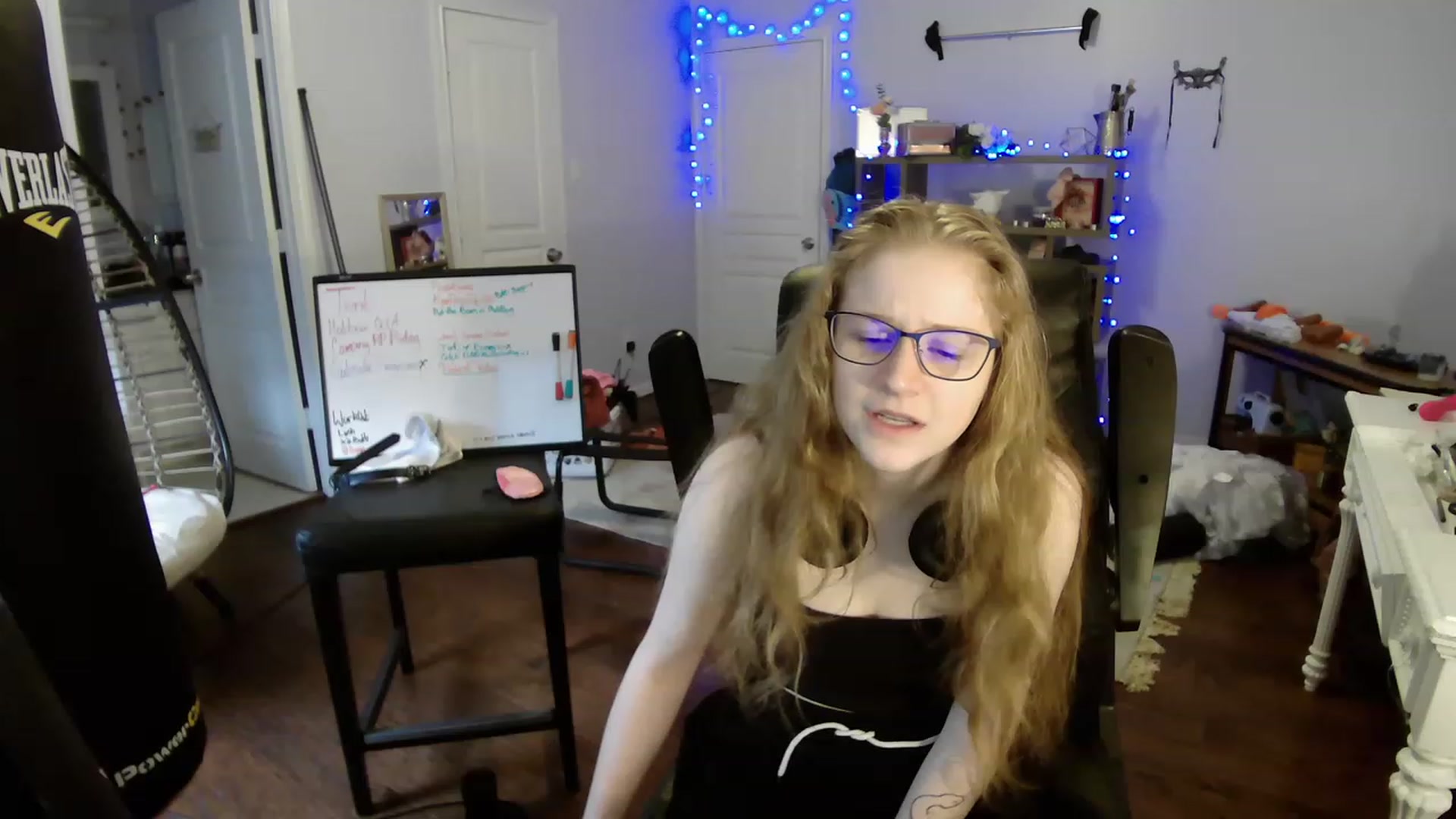 Gallery image thumbnail from Bunnydathug's myfreecams stream on, 05/13/2023, 15:27 image 8 of 20