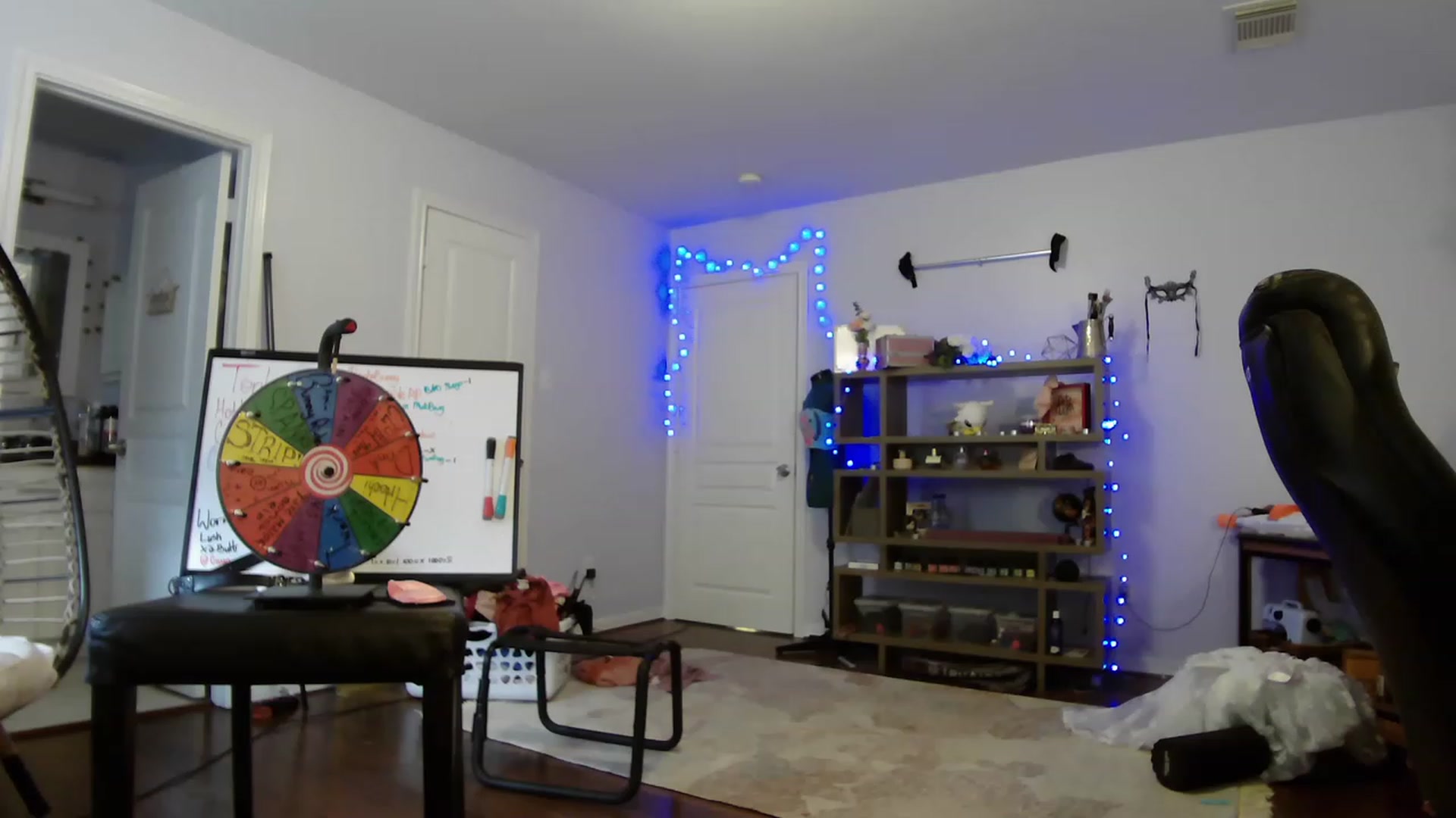 Gallery image thumbnail from Bunnydathug's myfreecams stream on, 05/13/2023, 15:27 image 11 of 20