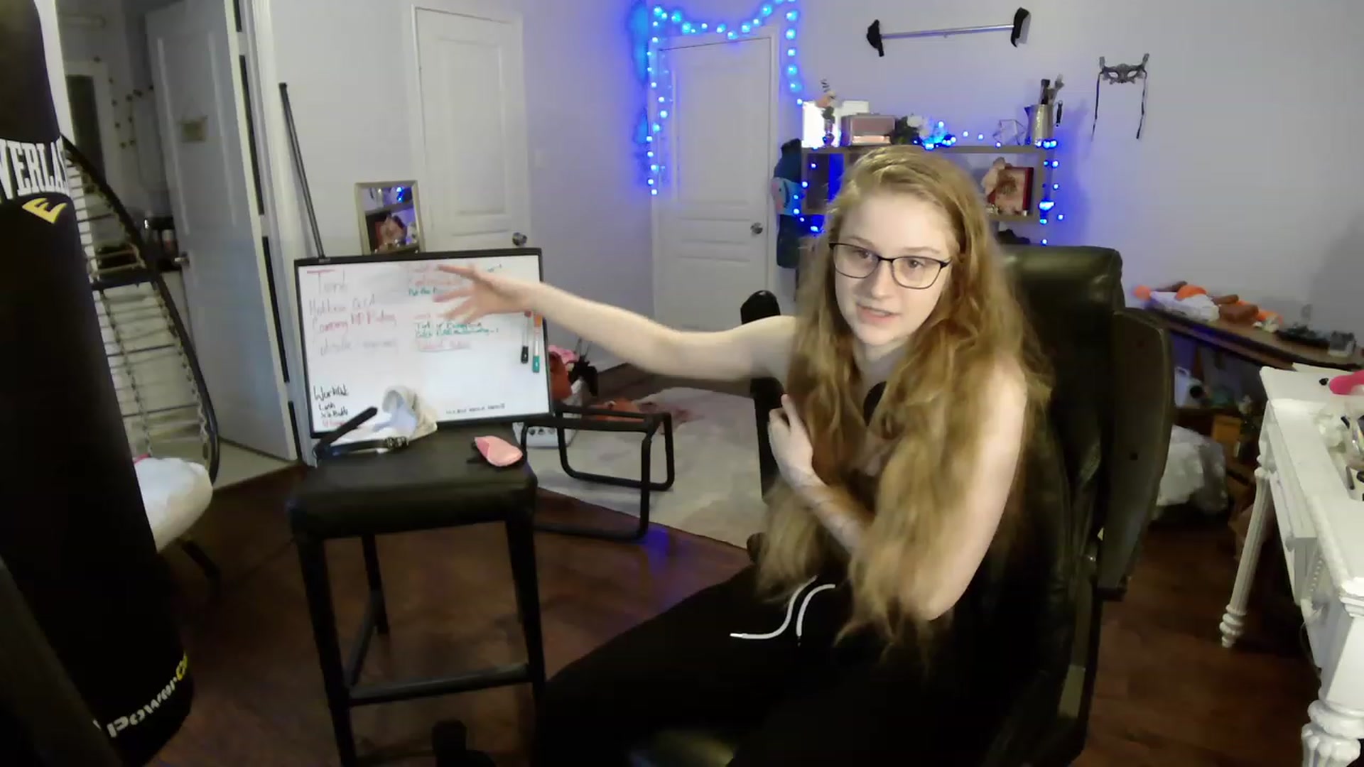 Gallery image thumbnail from Bunnydathug's myfreecams stream on, 05/13/2023, 15:27 image 5 of 20