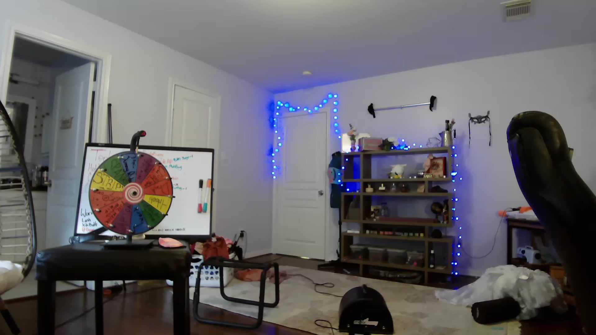 Gallery image thumbnail from Bunnydathug's myfreecams stream on, 05/13/2023, 15:27 image 12 of 20